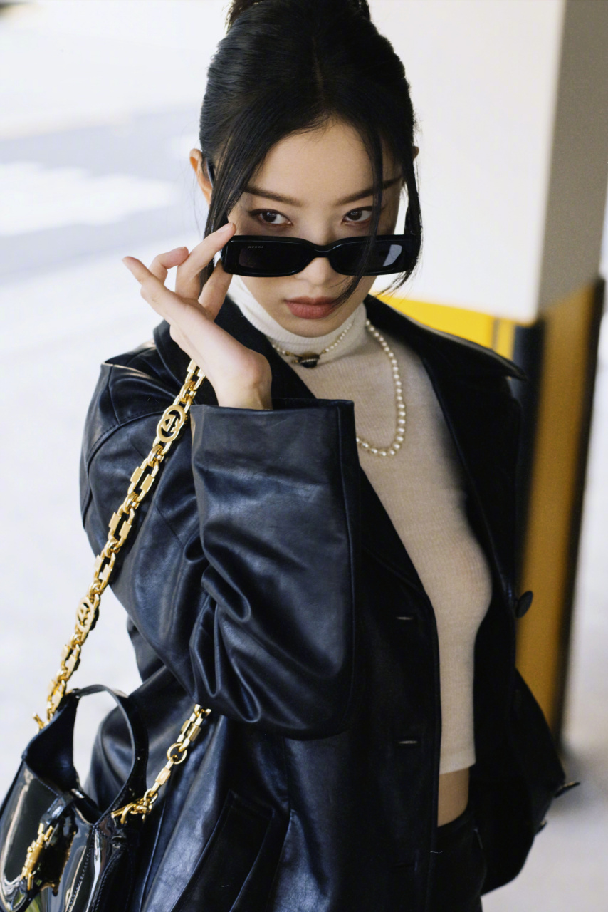 gucci 2024早春系列今天在首尔发布,倪妮受邀看秀,身穿品牌2023秋冬