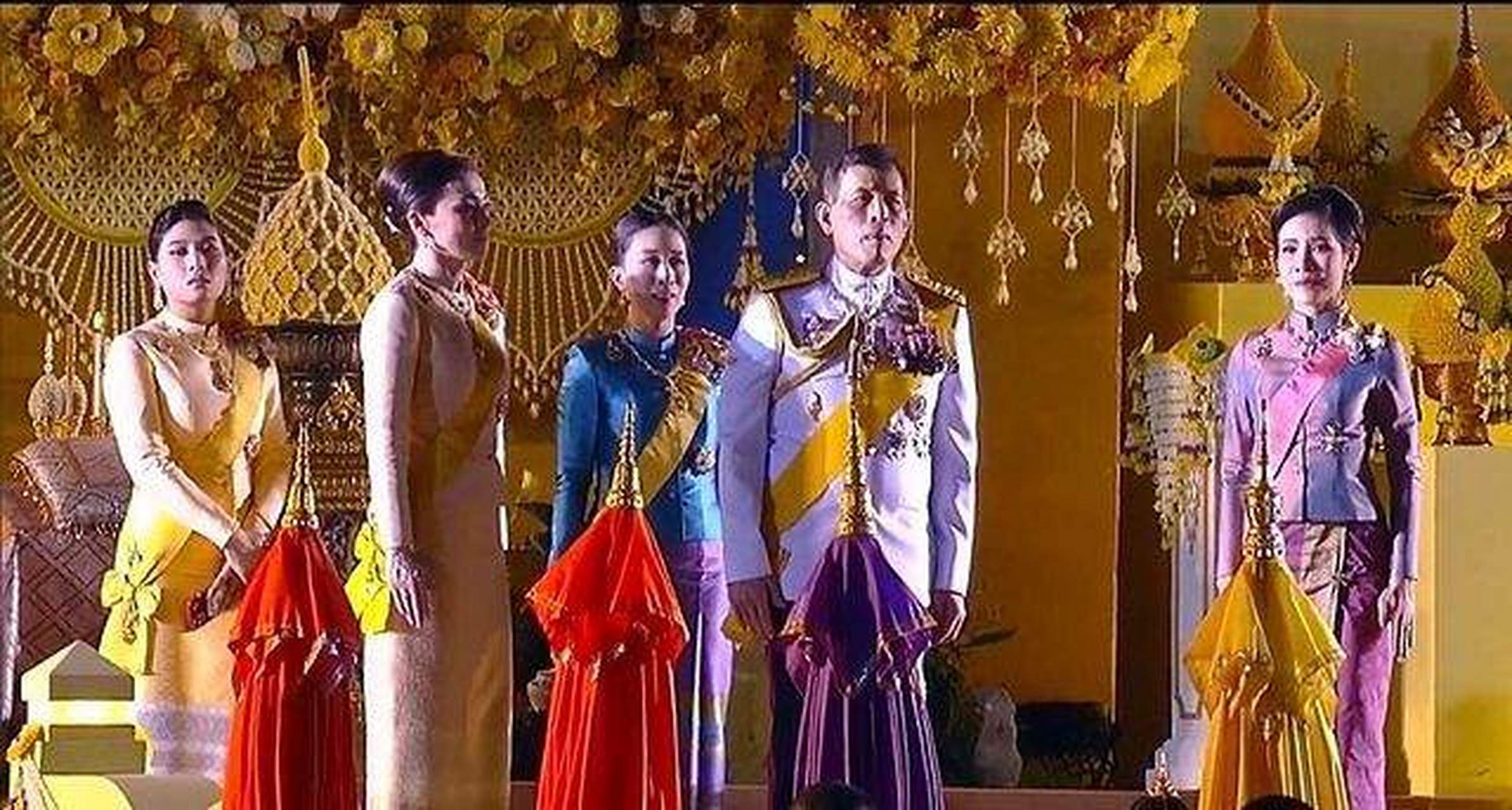 苏提达和诗妮娜姐妹情深了?两人首次公开互动太感人,贵妃好乖巧