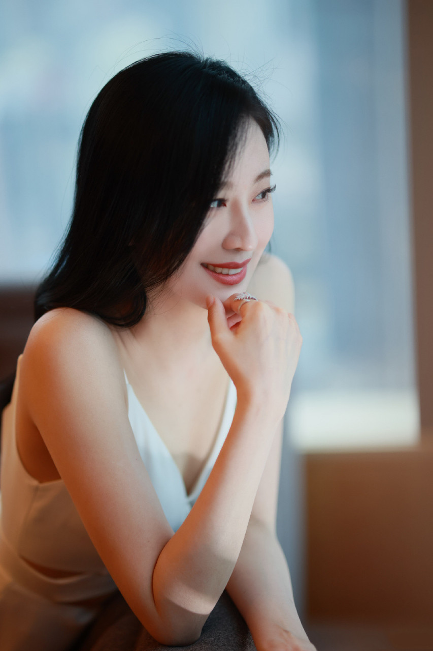 王乐君,85后天津女生,毕业于天津音乐学院表演系,中国内地女演员,因