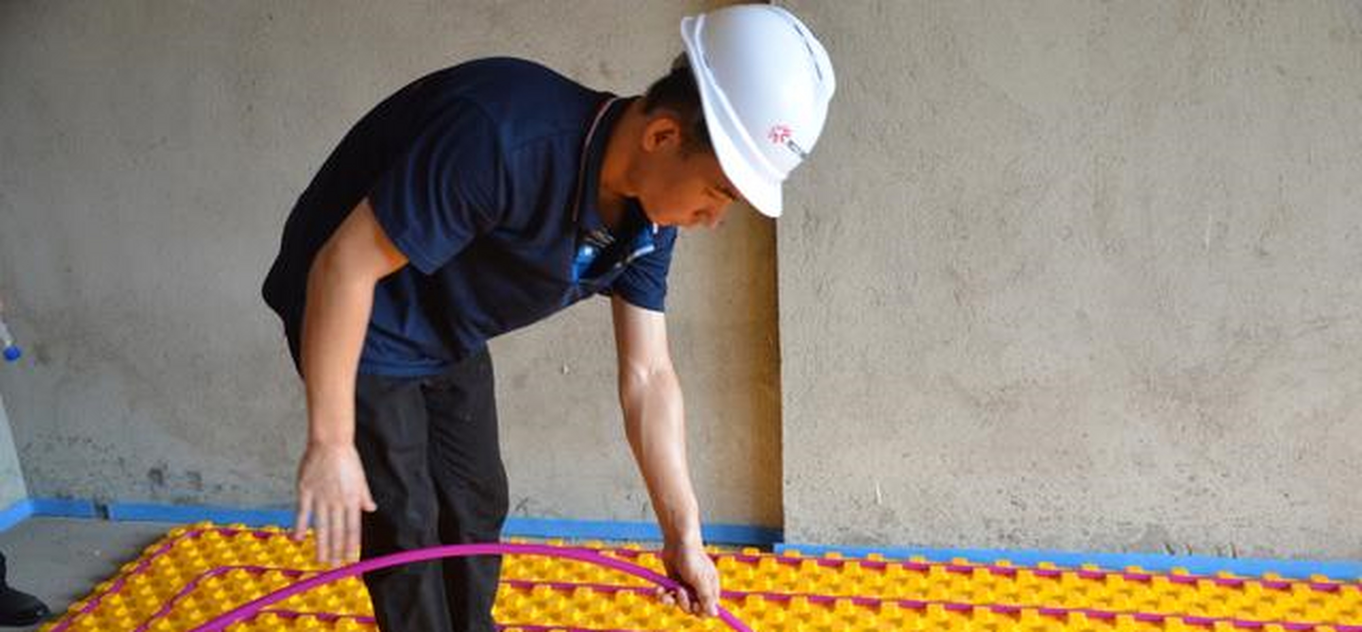 北方铺设地暖的管路间距则较宽,绝大部分都是