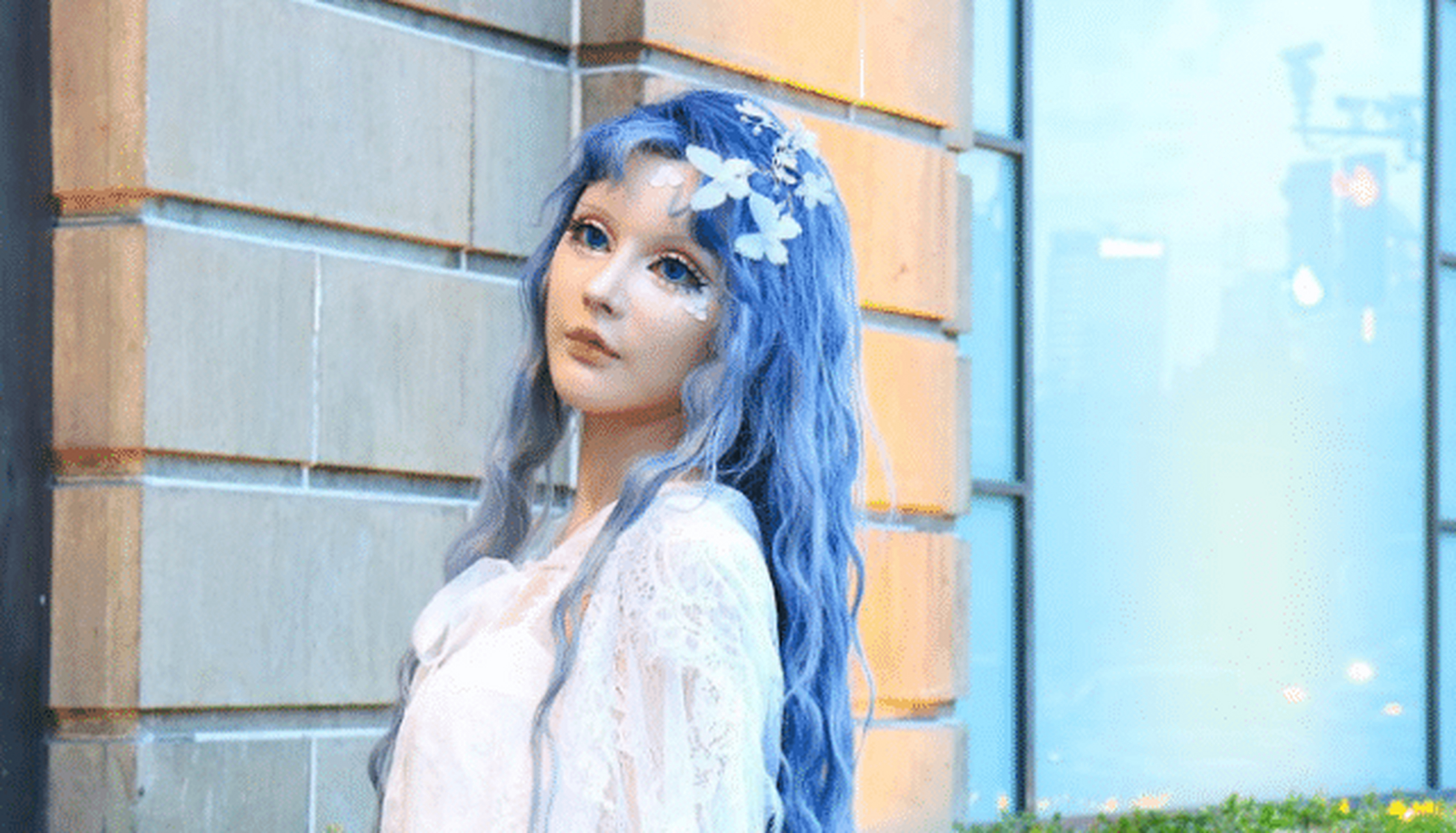 芭比迪丽拉自称上学时没人追,当看到她18岁照片那刻,这谁敢啊!