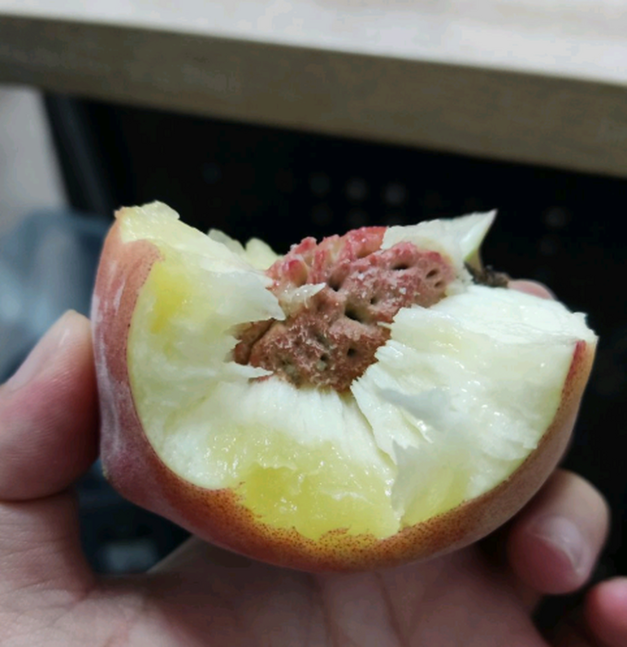 还是离核的桃好吃,感觉很甜