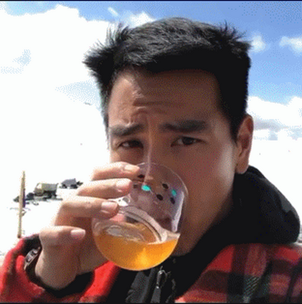 彭于晏是一张妥妥的锥子脸,男人有这种脸型的着实不多见.