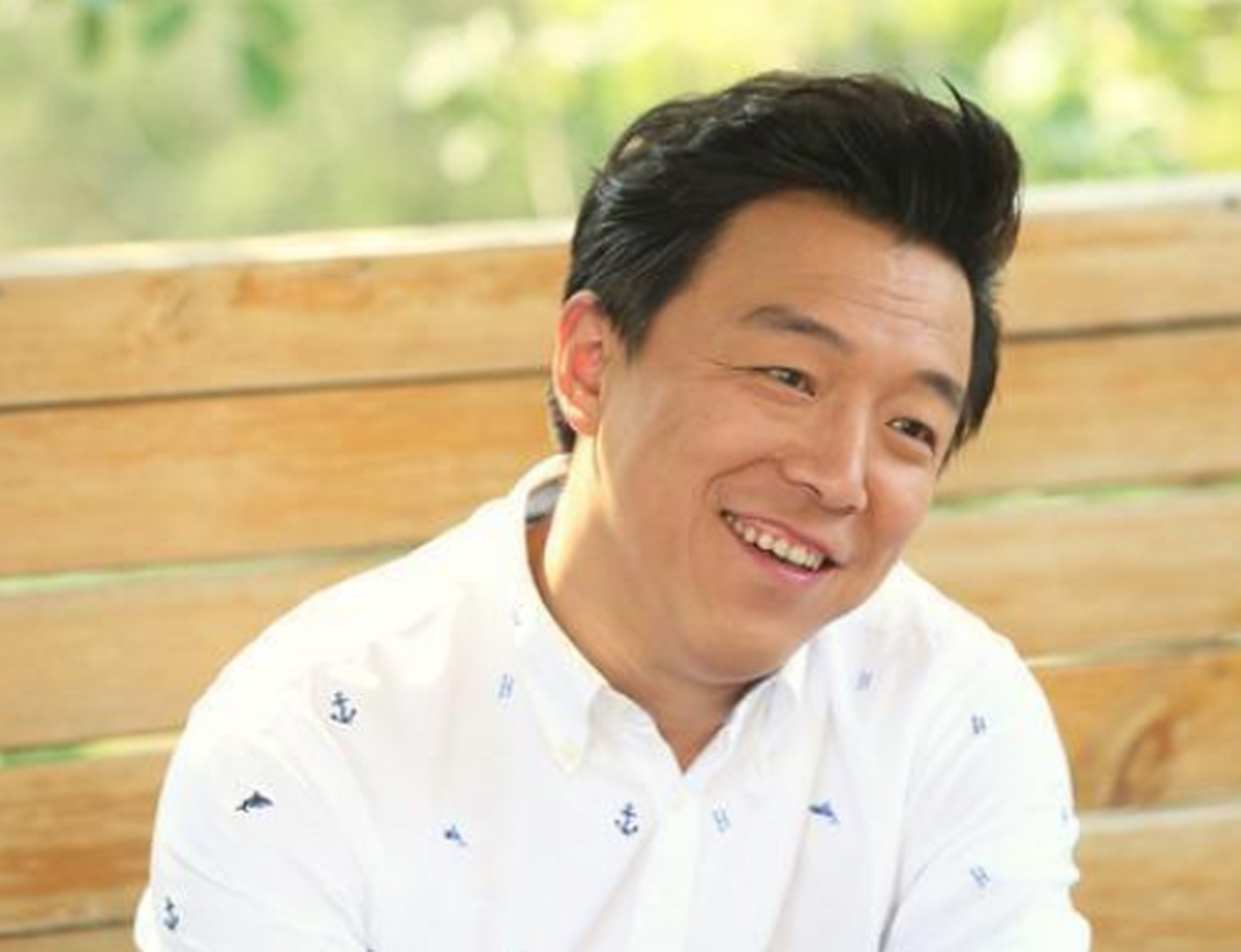 黄渤太搞笑了,发型独特,就连开车独特,知道为什么吗?