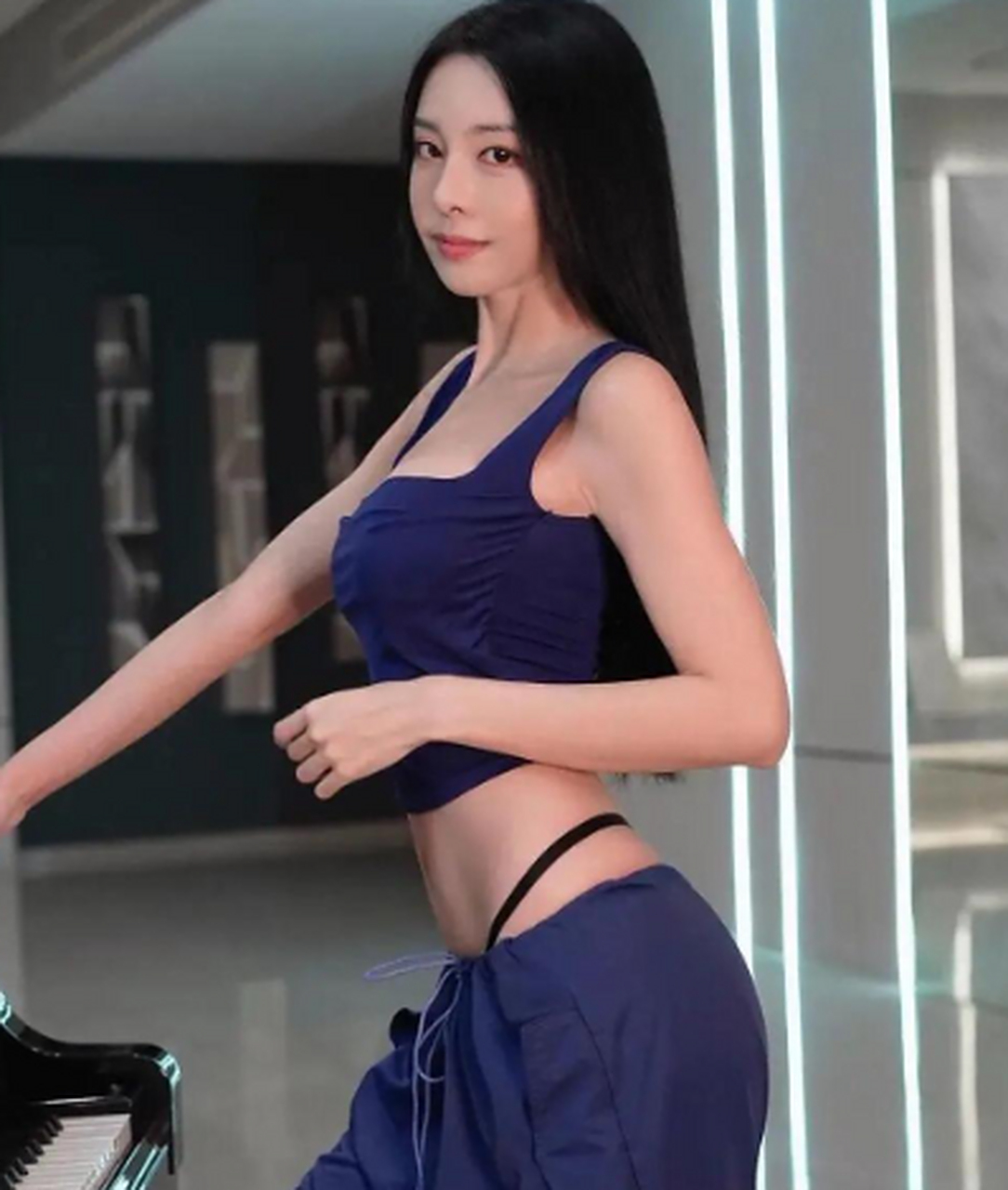 李元玲礼服图片