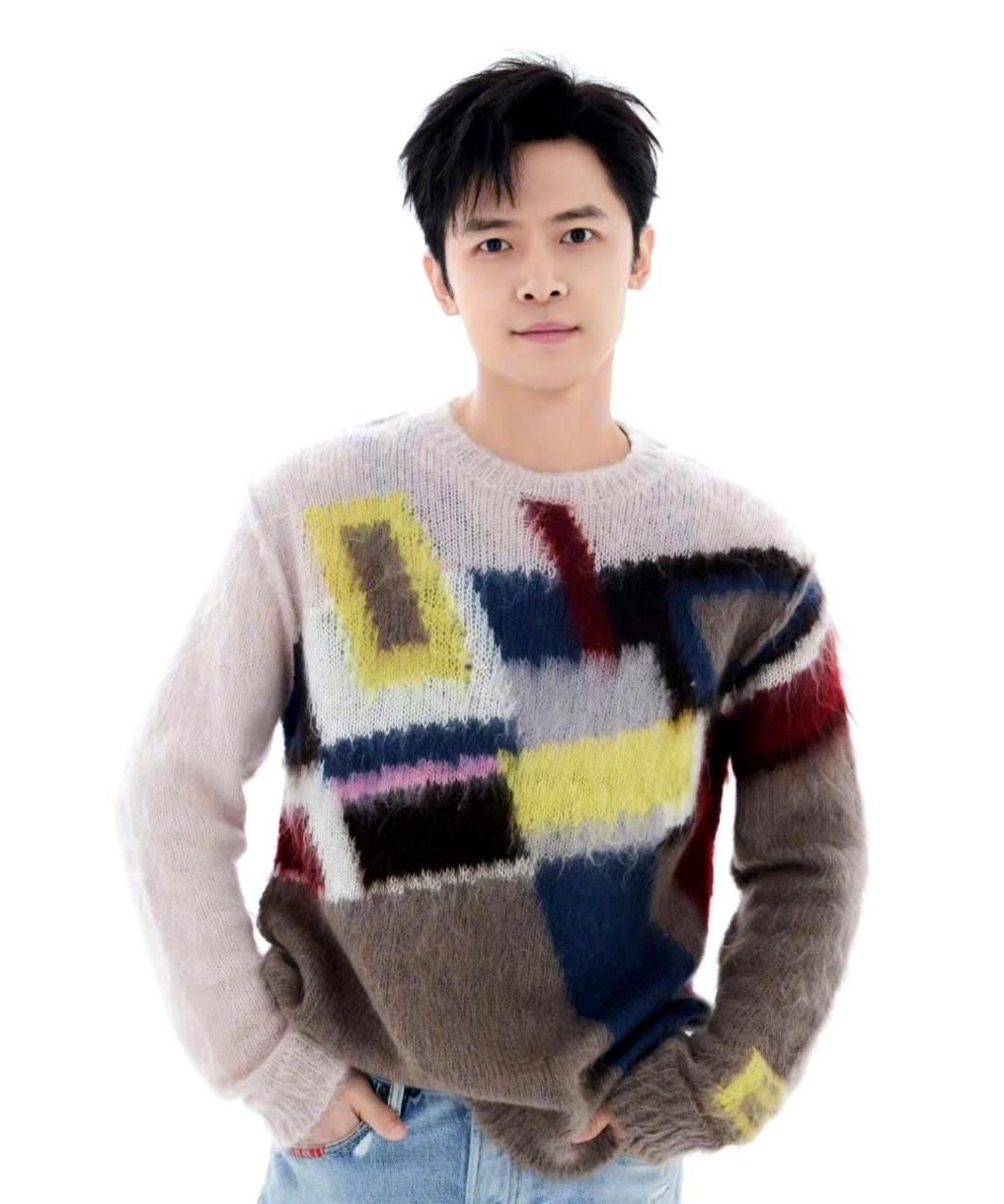 付辛博出道16周年,晒出帅照展现清爽大男生形象,虽然已经当了爸爸,但