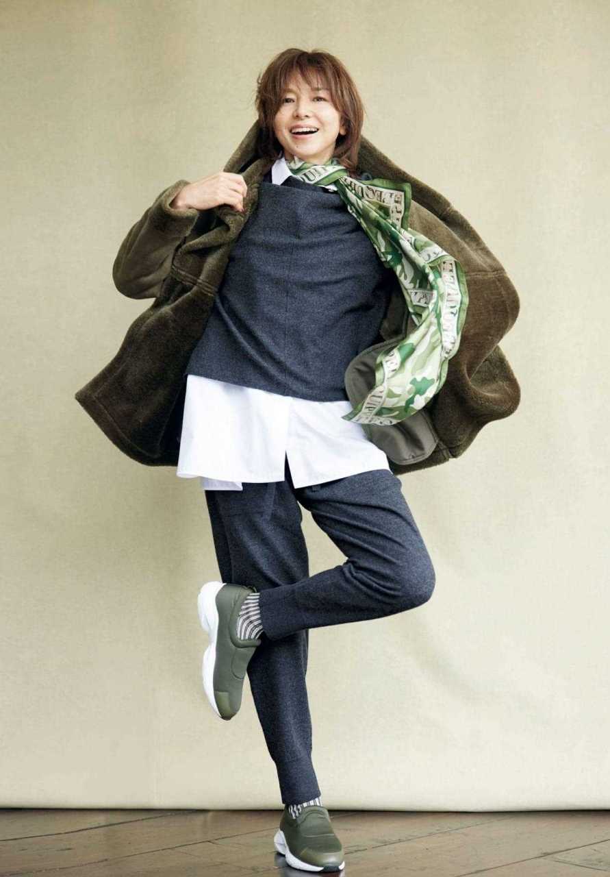 曾和木村拓哉一起主演过《悠长假期》的58岁演员山口智子前几天分享了