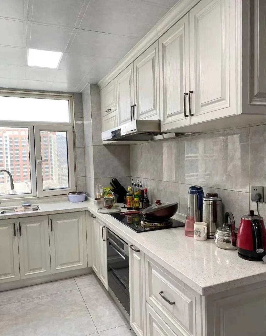 【实拍分享】简欧风厨房的实拍图,u型布局.