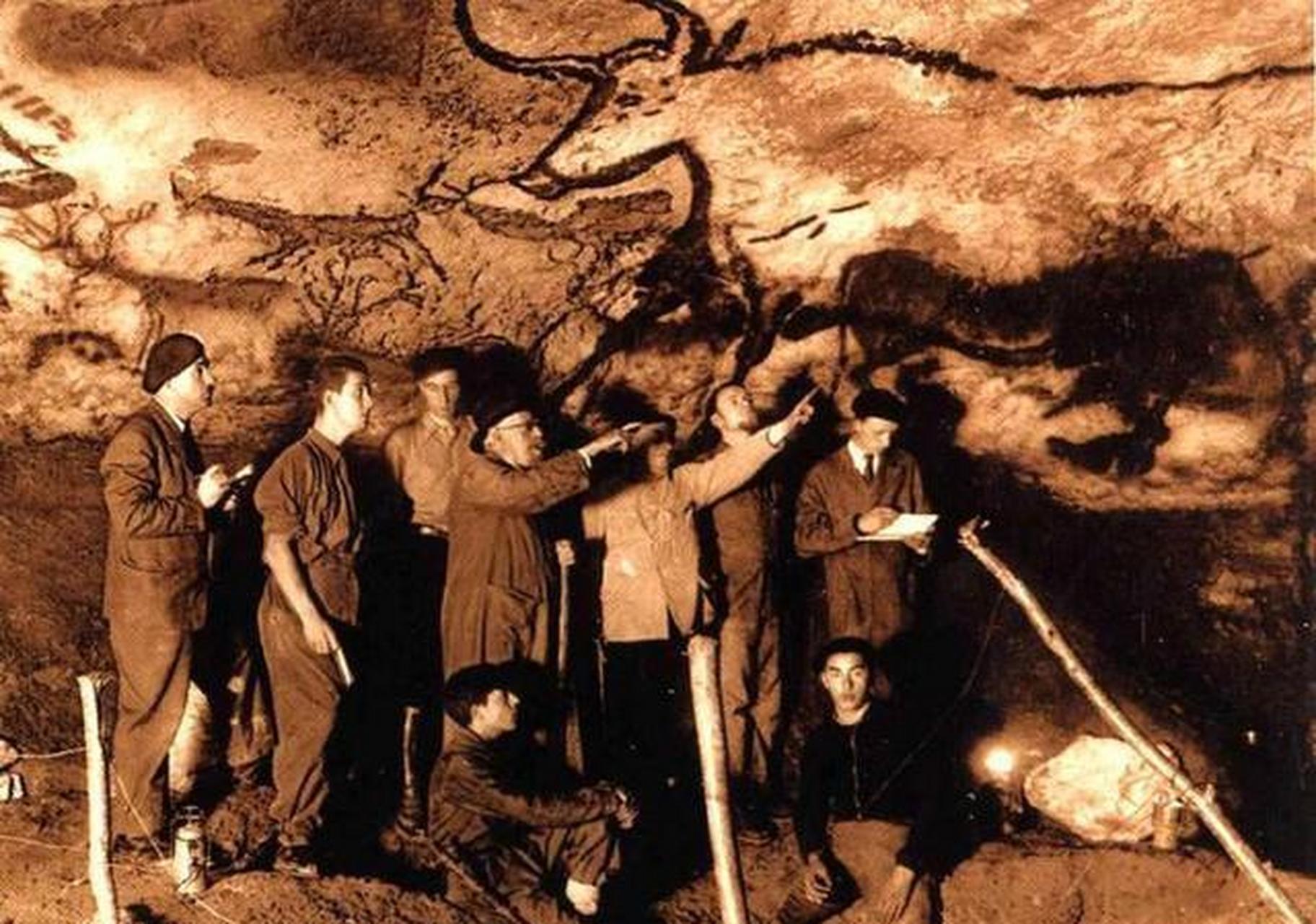 拉斯科洞窟在历史上具有不可估量的价值,这座山洞看似普通,但是内部却