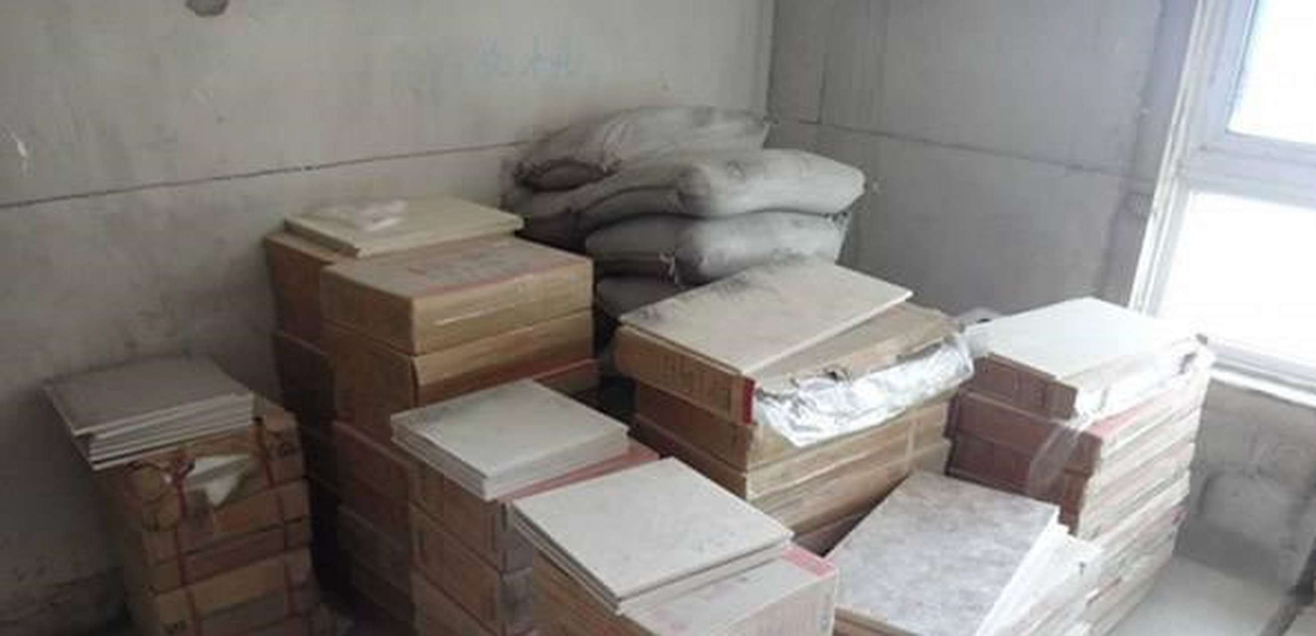 装修公司的供应商不同,材料成本也就不同,小一点的供应商可能会亏本赚