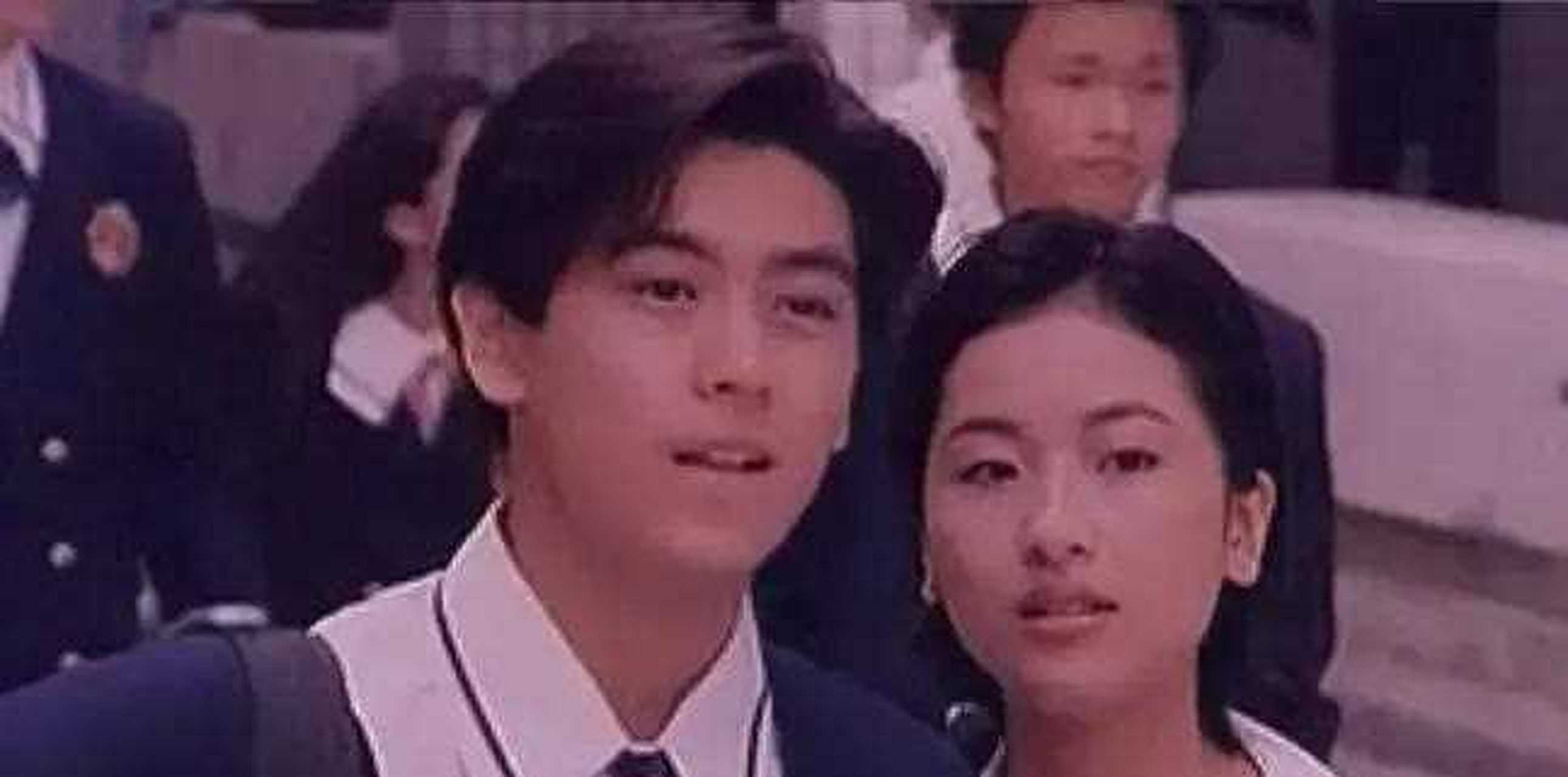 1994年,林志颖在其饰演男主角的电视剧《旋风小子》中,与剧中女友"