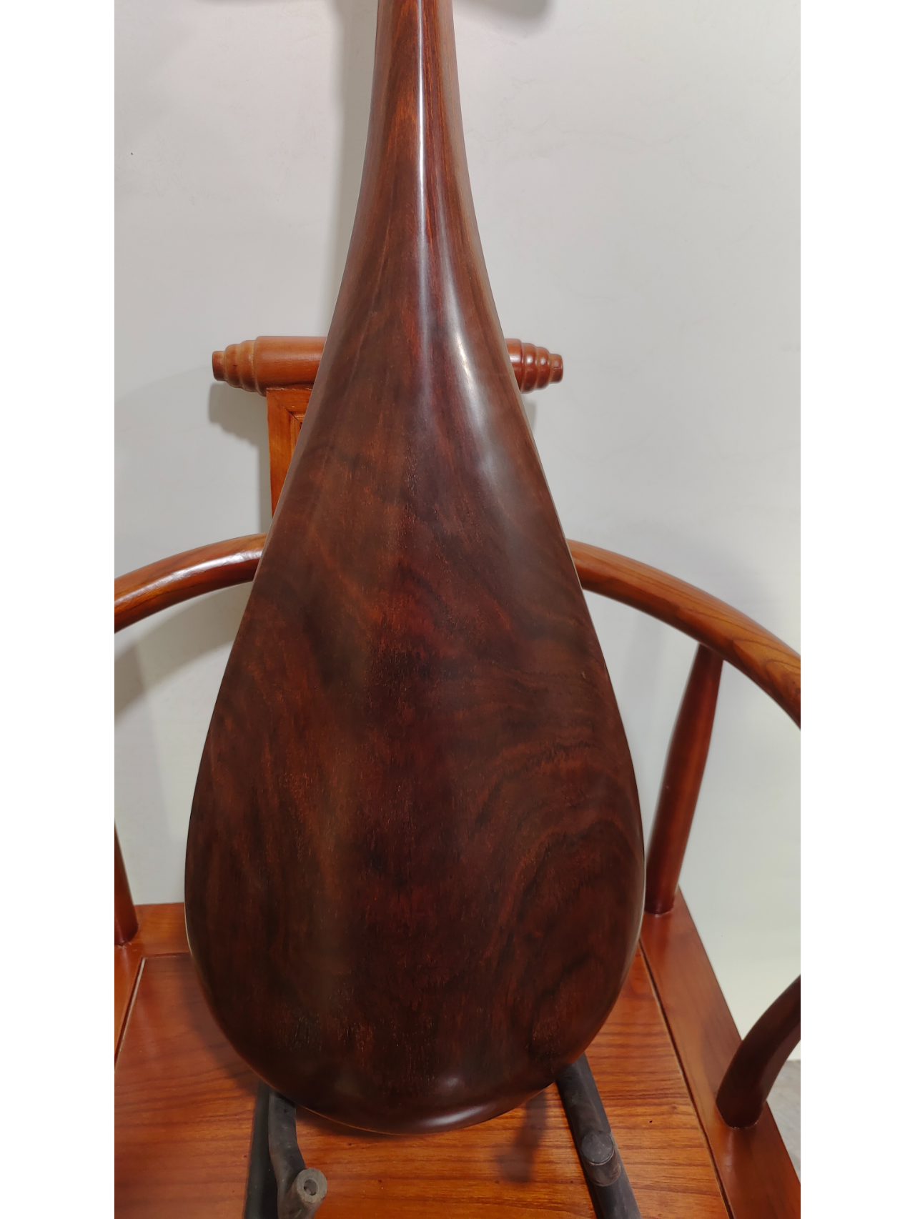 赞比亚血檀木琵琶,你值得拥有  在古老的赞比亚,有一种神奇的木材