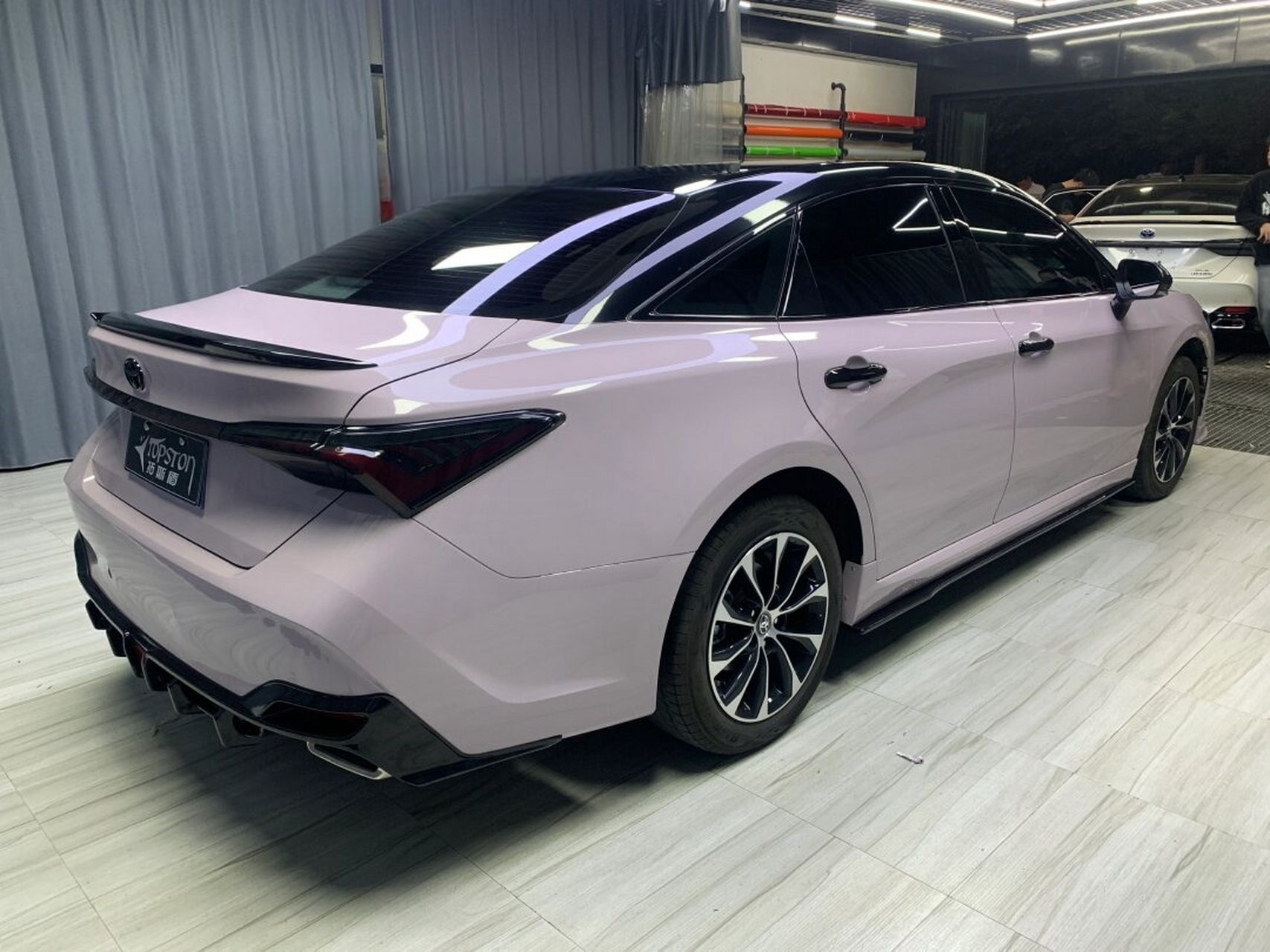 亚洲龙改色迷雾灰紫,高级的莫兰迪色系  为这台丰田-亚洲龙改色