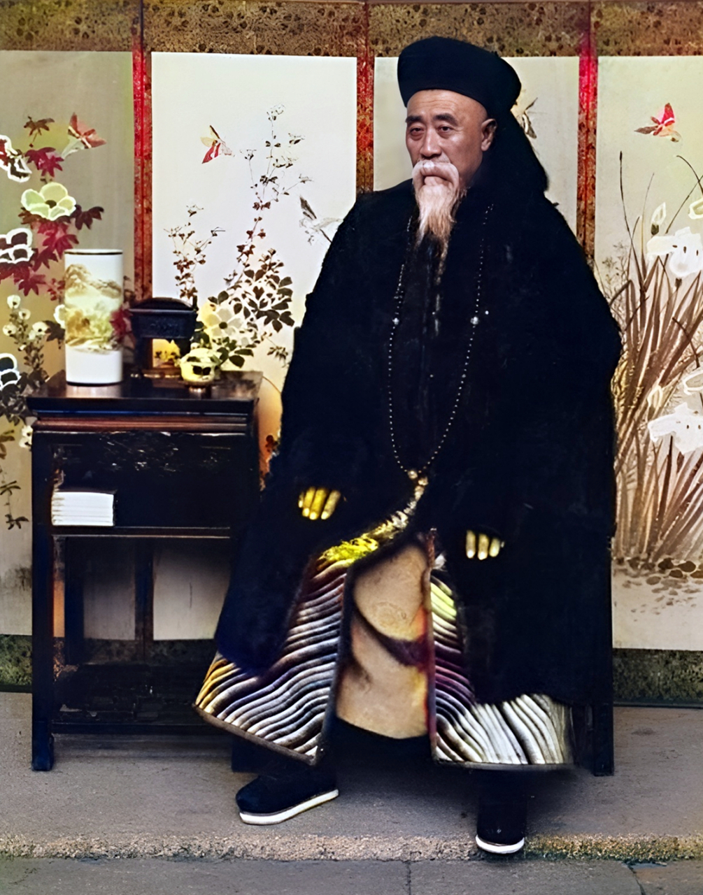 晚清, 闽浙总督崇善与各级官员和洋人官员大合影.