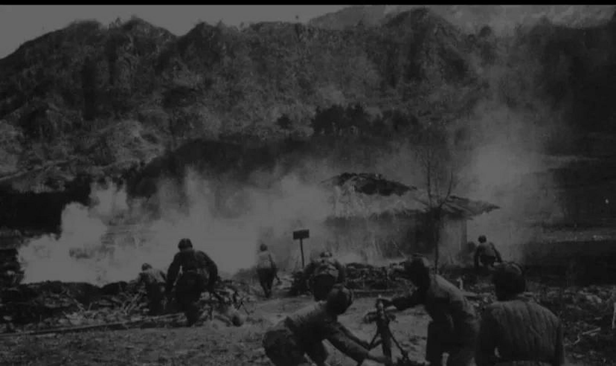 1951年2月,338团胡光率队插入敌后,为躲避敌机,他们抄山路行军,山陡路