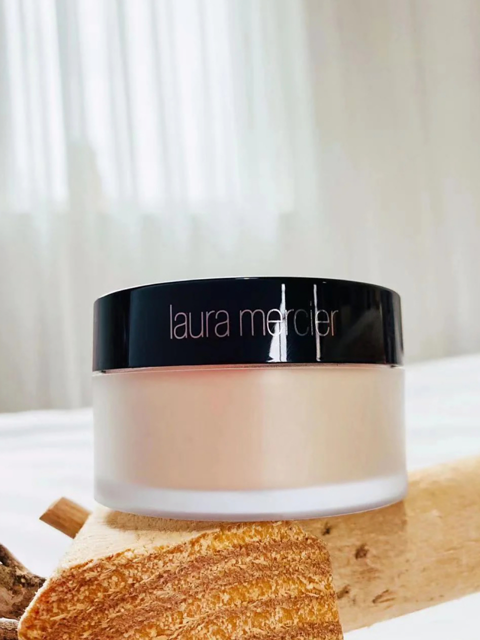 罗拉散粉让你夏天持妆8小时.