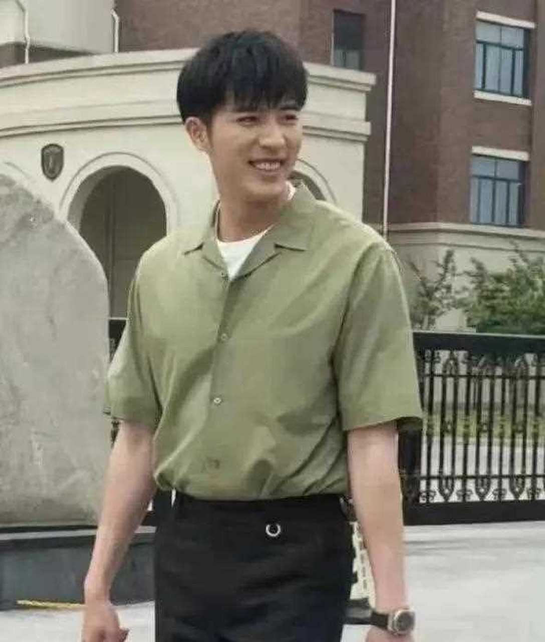 讲真,徐开骋是从小帅到大的!