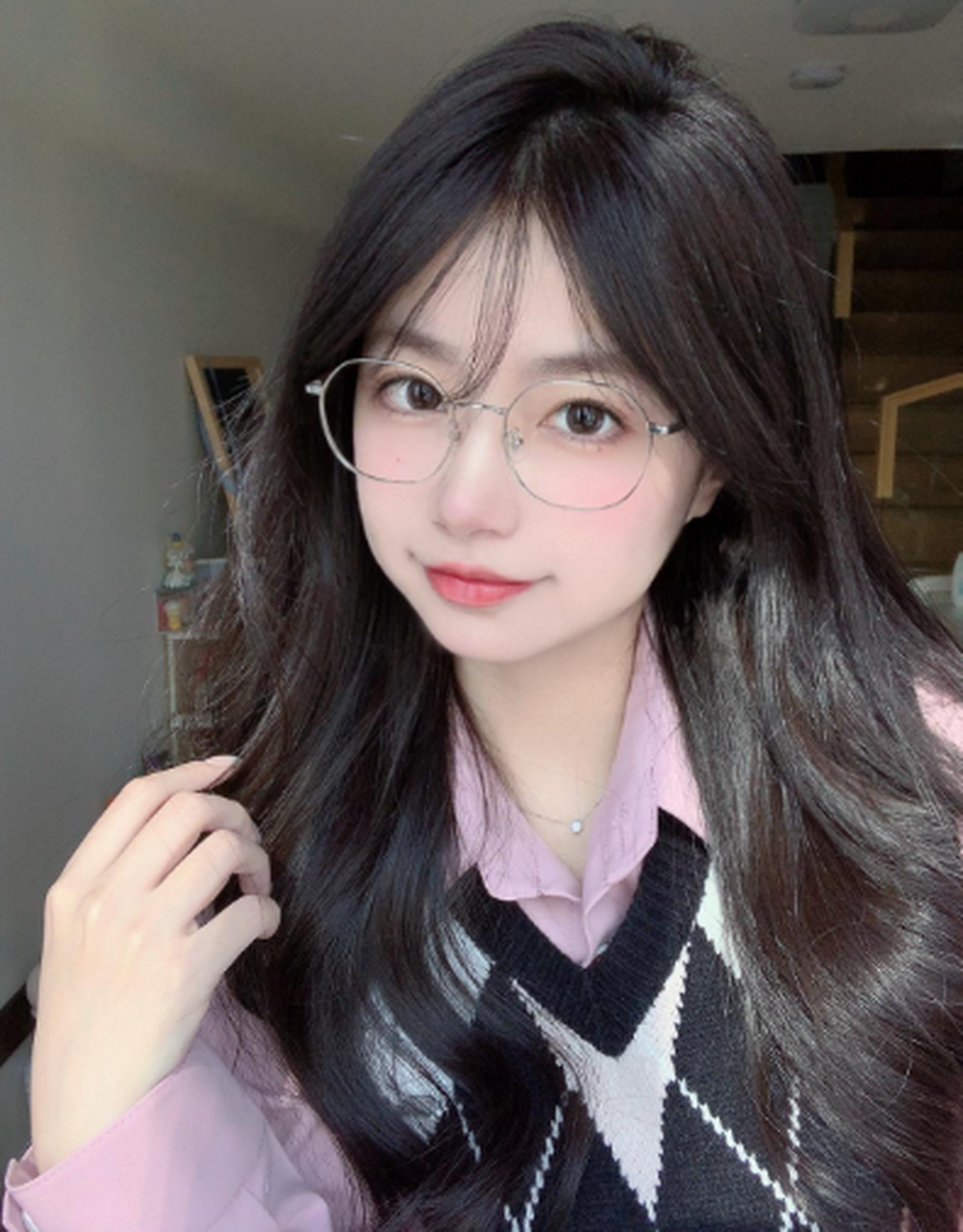 今天是戴眼镜的温柔姐姐