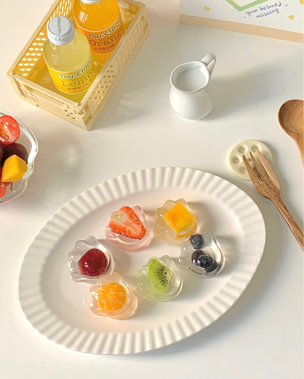 锁住彩虹猫爪水果果冻拼盘 用白凉粉做了一盘好吃又好玩的水果果冻,做