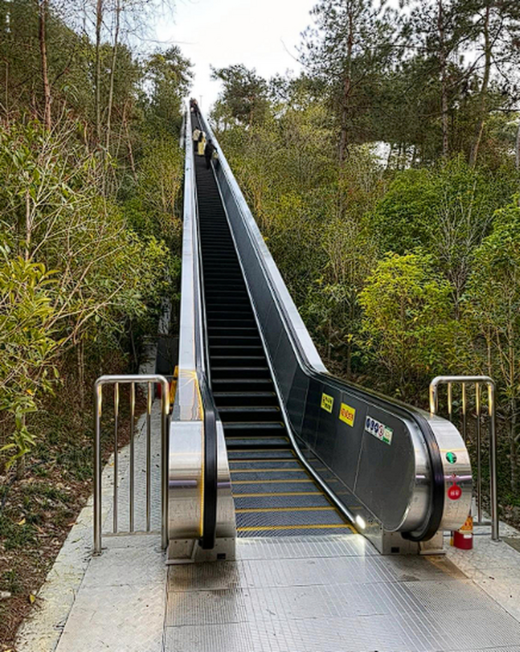 这样看得话,给珠穆朗玛峰装电梯也不是不可能啊.