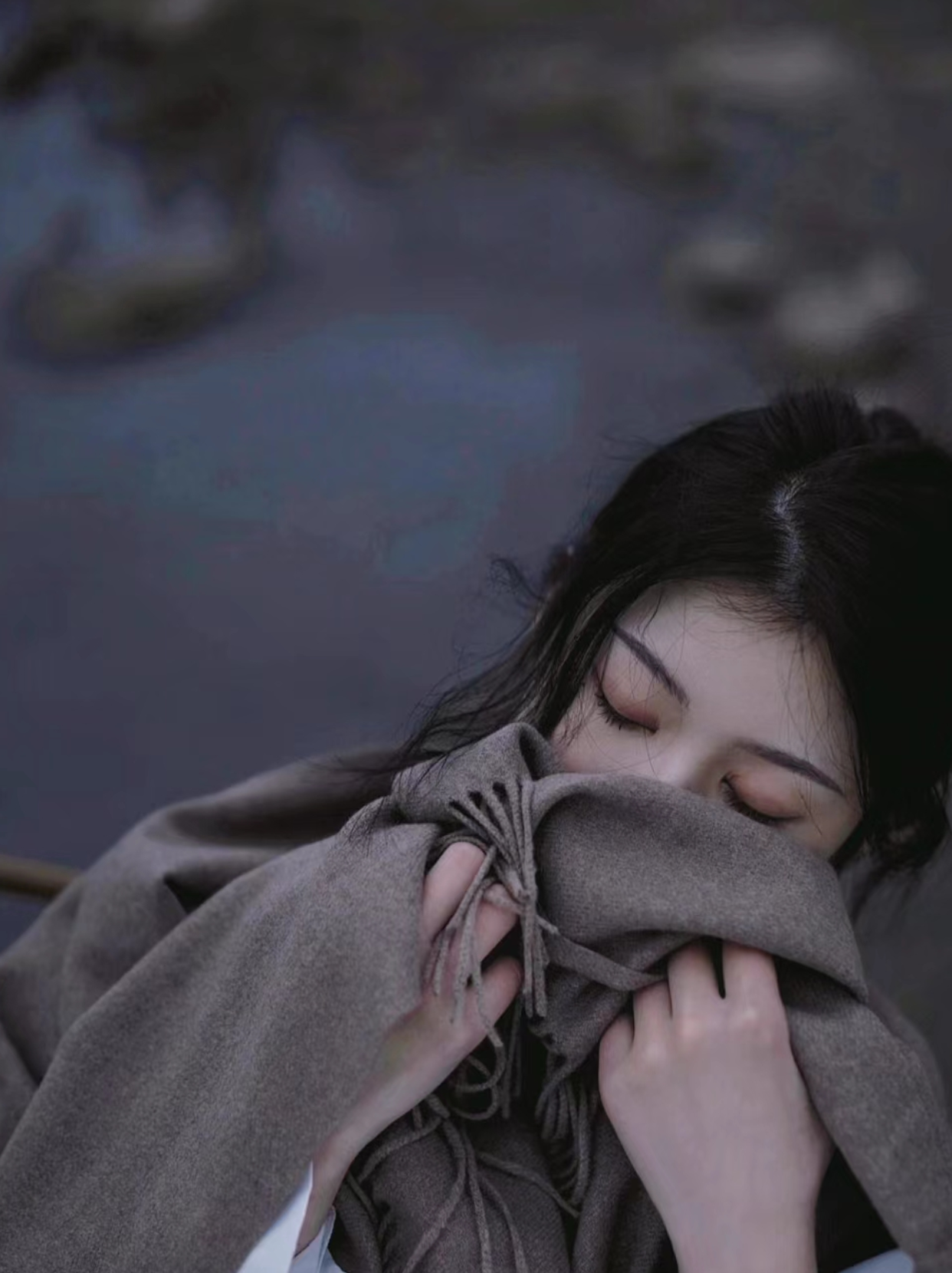 不管你曾经被伤害得有多深,总会有一个人的出现,让