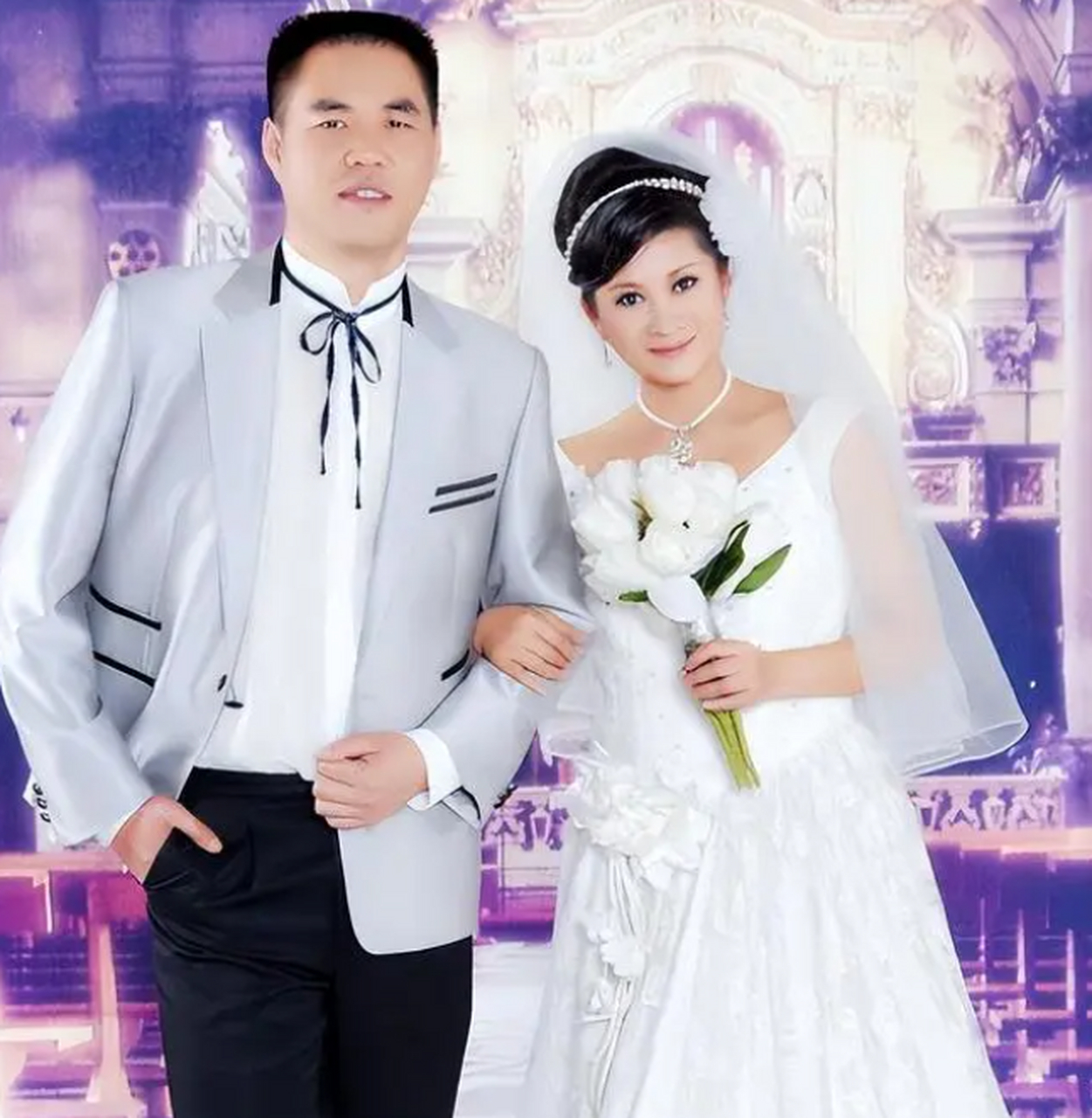 她目前已正式签约新的演艺公司,诀别演艺圈20年,张钰将重新开始新的