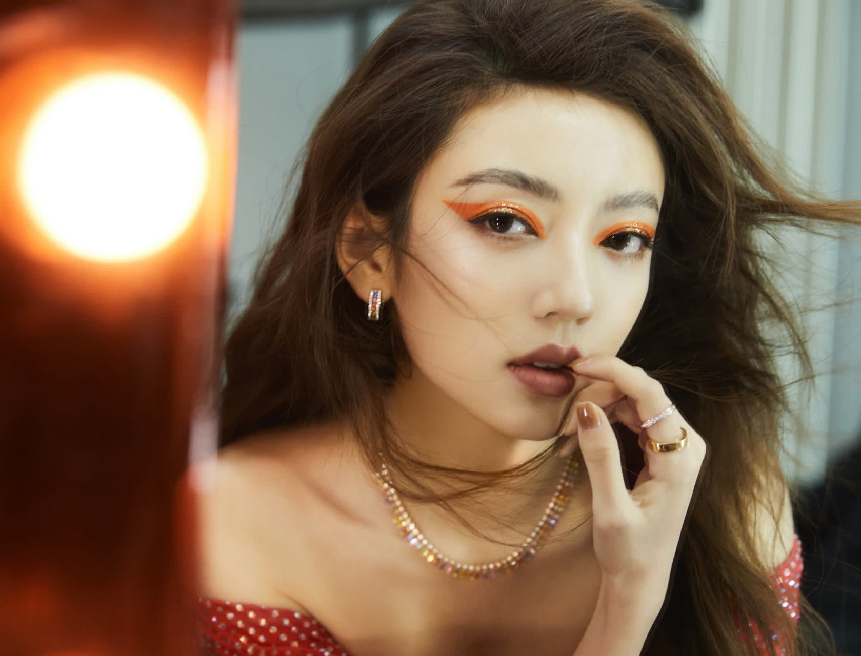 何瑞贤酷妆头像写真