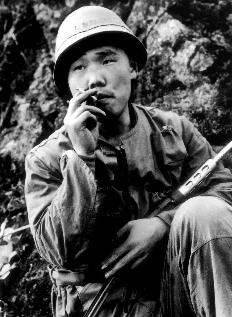 袁熙--对越自卫反击战战地记者,和梁子是同一部队的战友和同行.