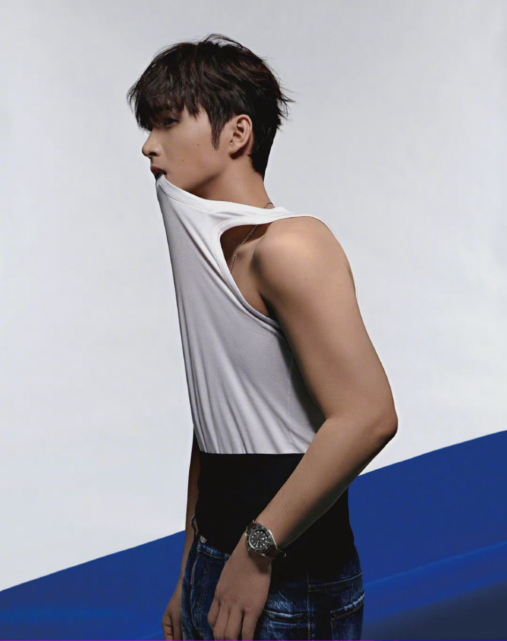 张彬彬肌肉线条,张彬彬侧颜好绝!这个肌肉线条鲨我!