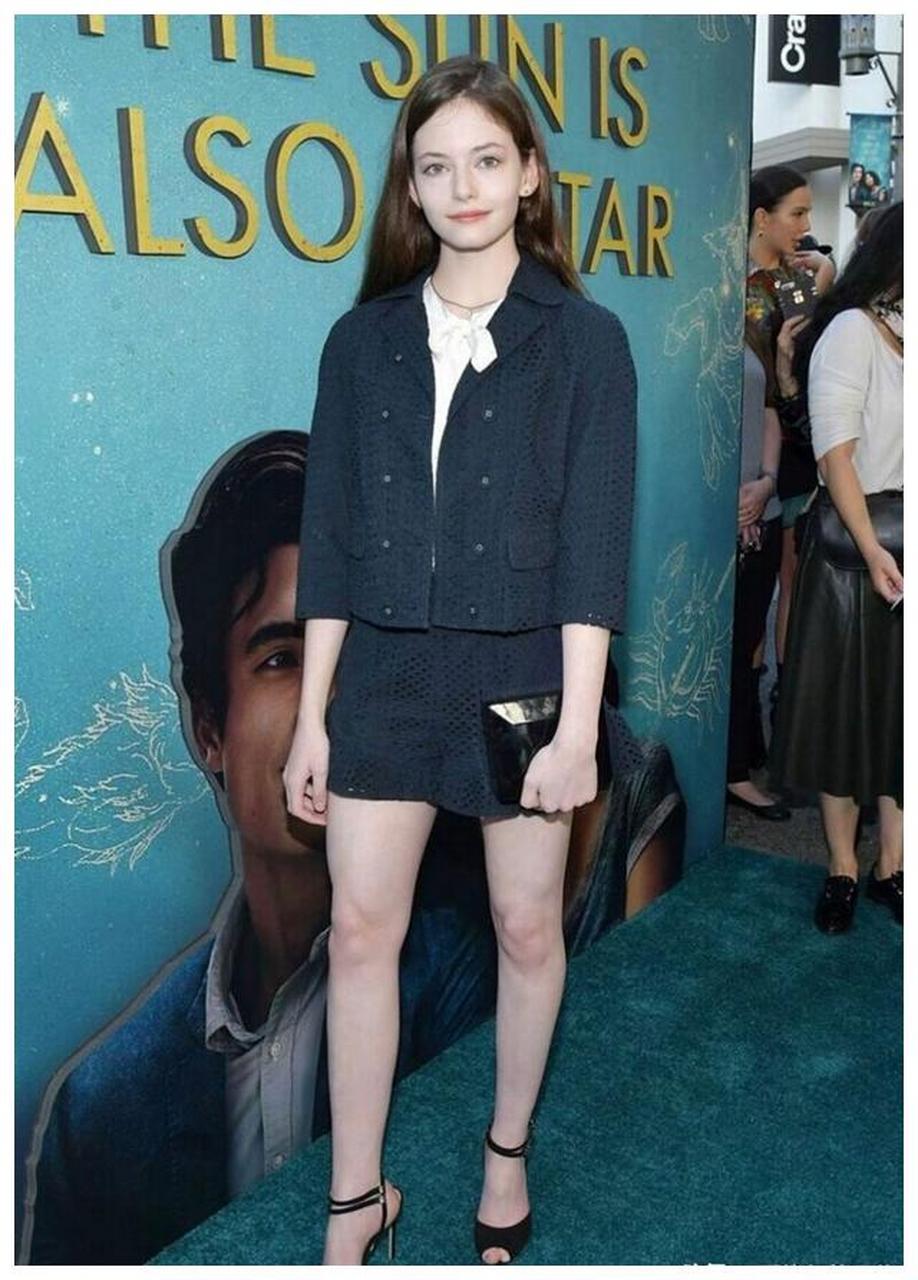 "贝拉女儿"麦肯基·弗依:长大后更美了,穿衣品味更加不俗