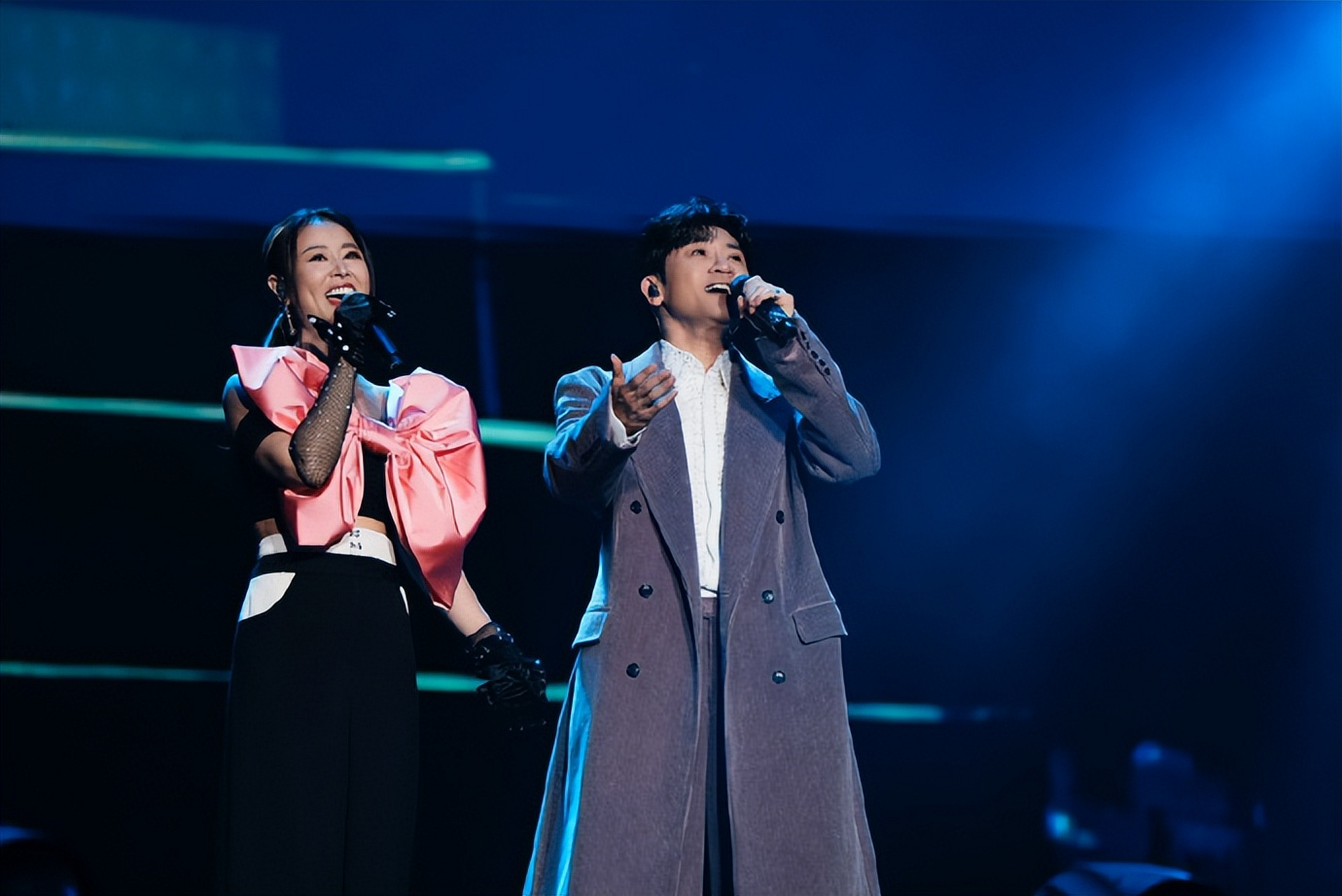 苏有朋和林心如再次携手合作,为观众们带来了经典情歌《情深深雨蒙蒙