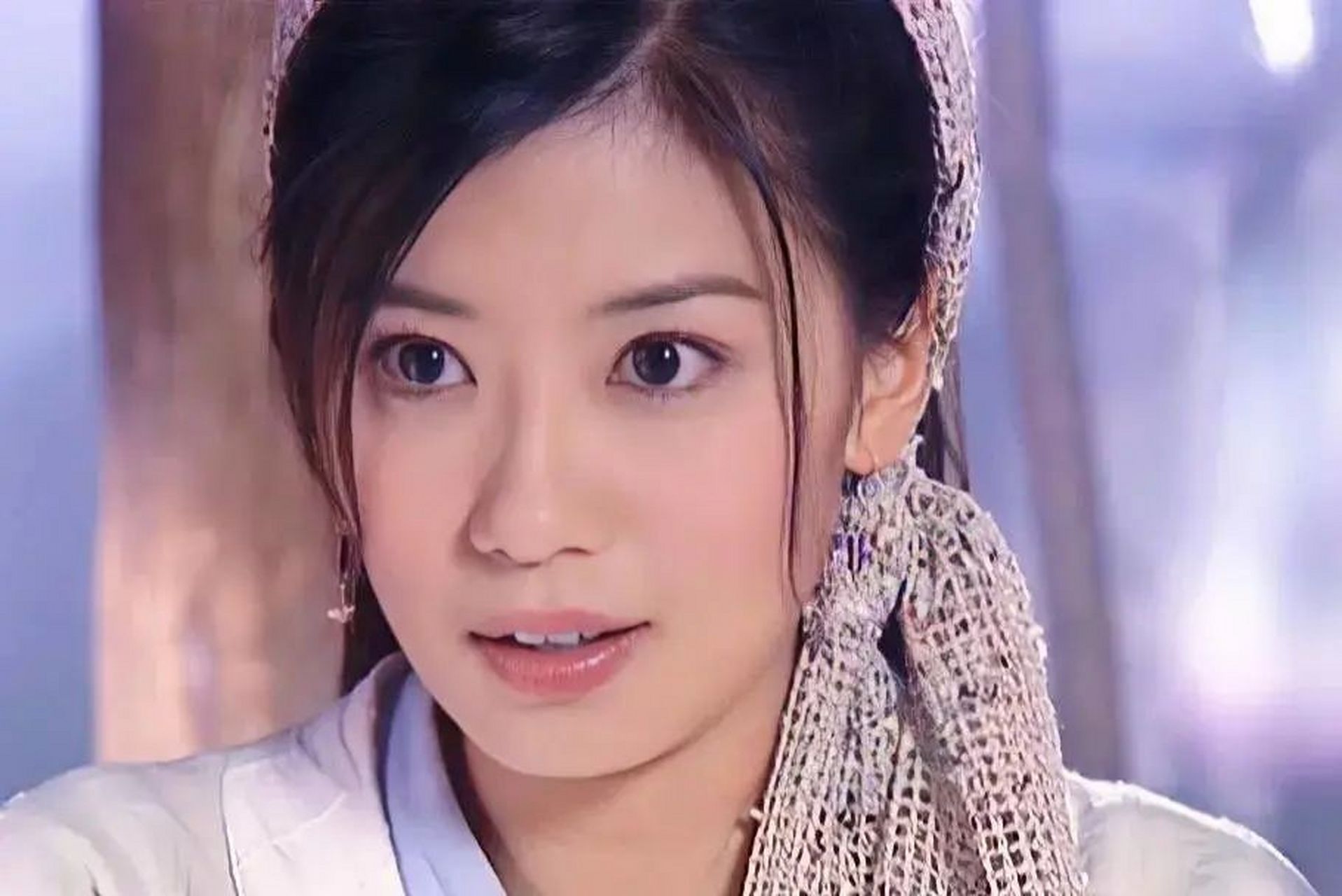 拥有"铜铃大眼"的女明星之贾静雯  贾静雯饰演的赵敏,便是毫无争议的