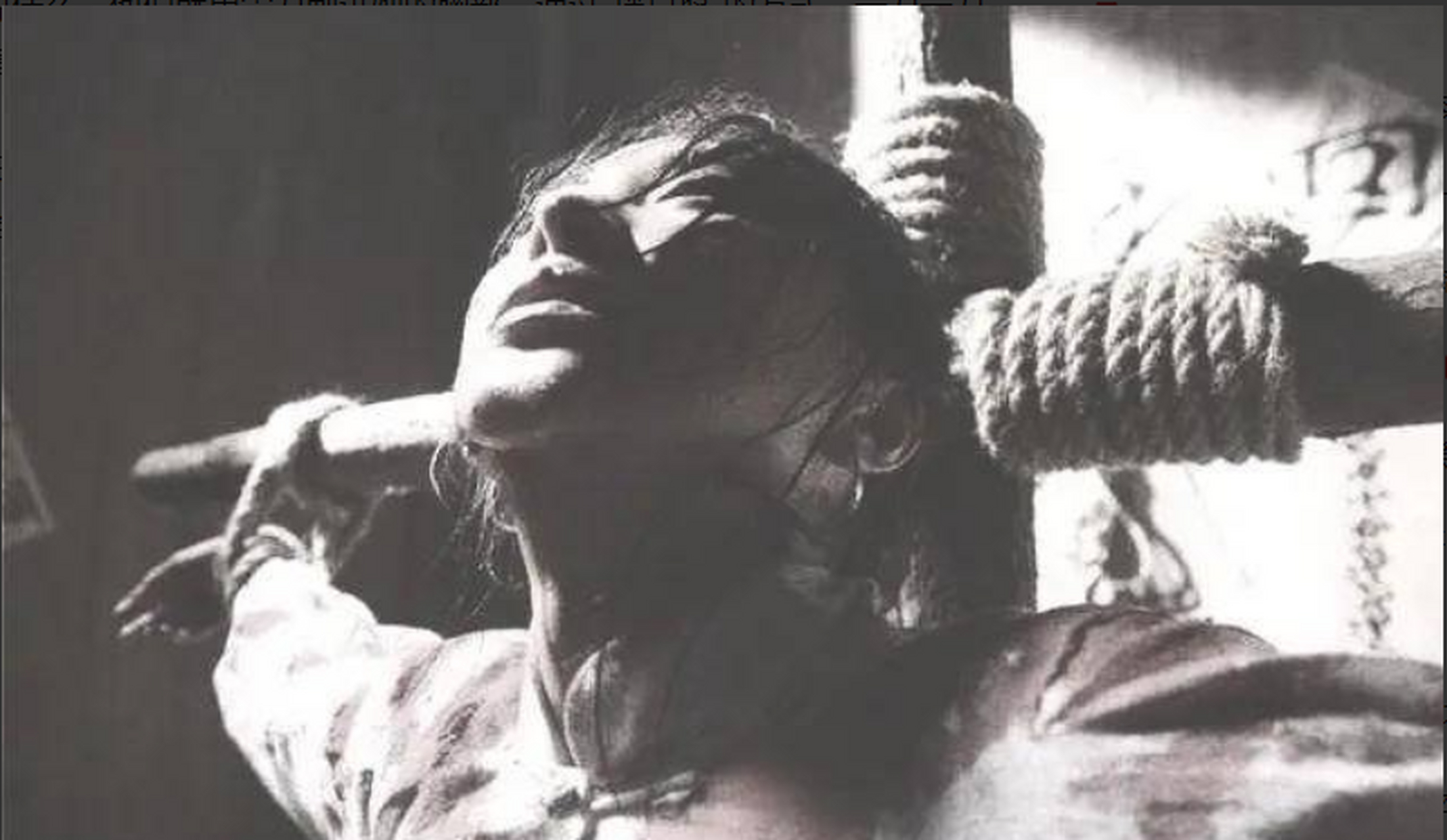 抗日女英雄杨威不幸被捕 1941年,被害前,敌人残忍地剥光她的衣服,只留