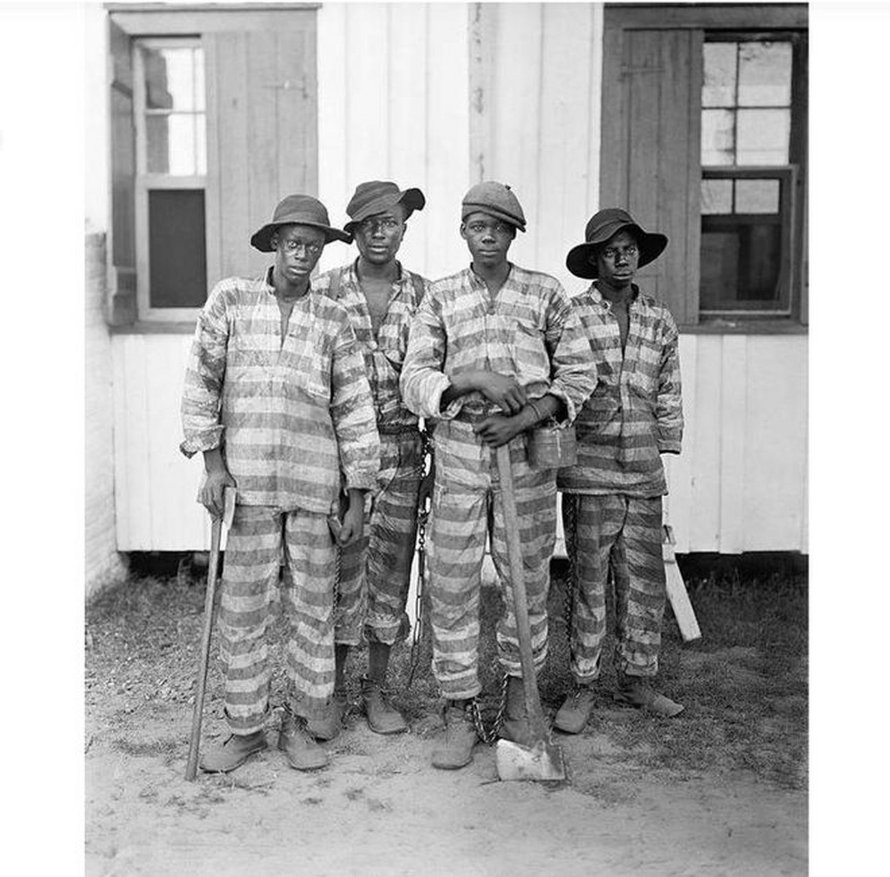 初入20世纪时,美国南部充斥着各式各样的帮派分子.