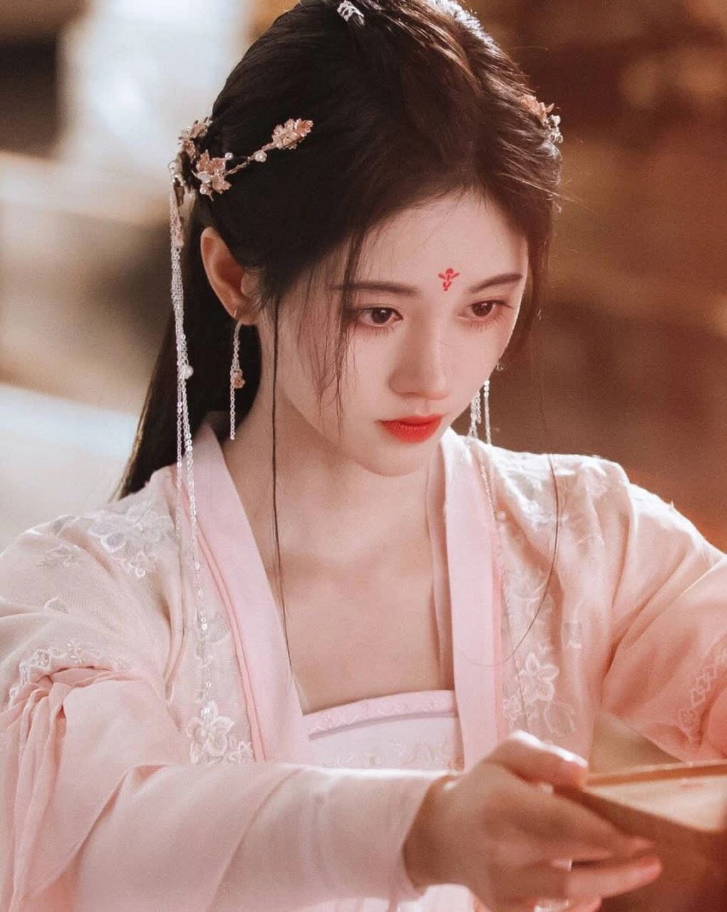 你喜欢鞠婧祎什么样的古装扮相呢?[笑哭]