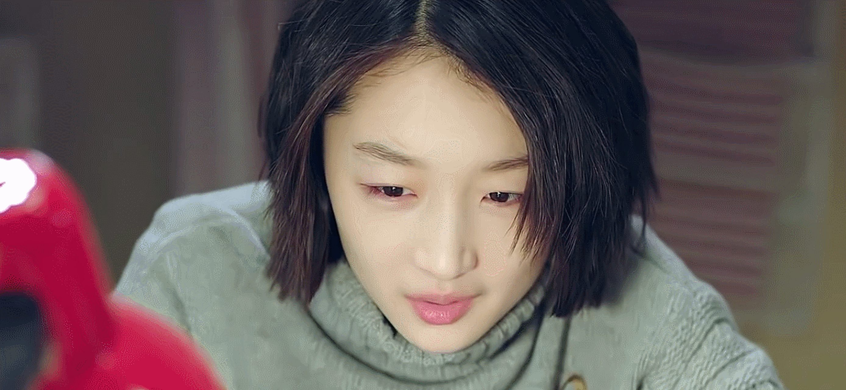 因主演张艺谋执导的电影《山楂树之恋》而被观众熟知 #周冬雨撞脸倪妮