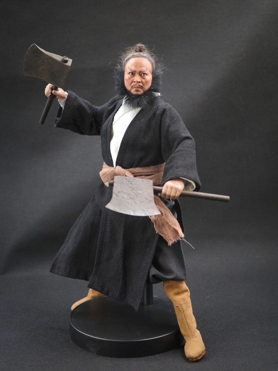 央视版水浒传 1/6 央视版水浒传 李逵,版本第一黑厮,赵小锐版,展示.