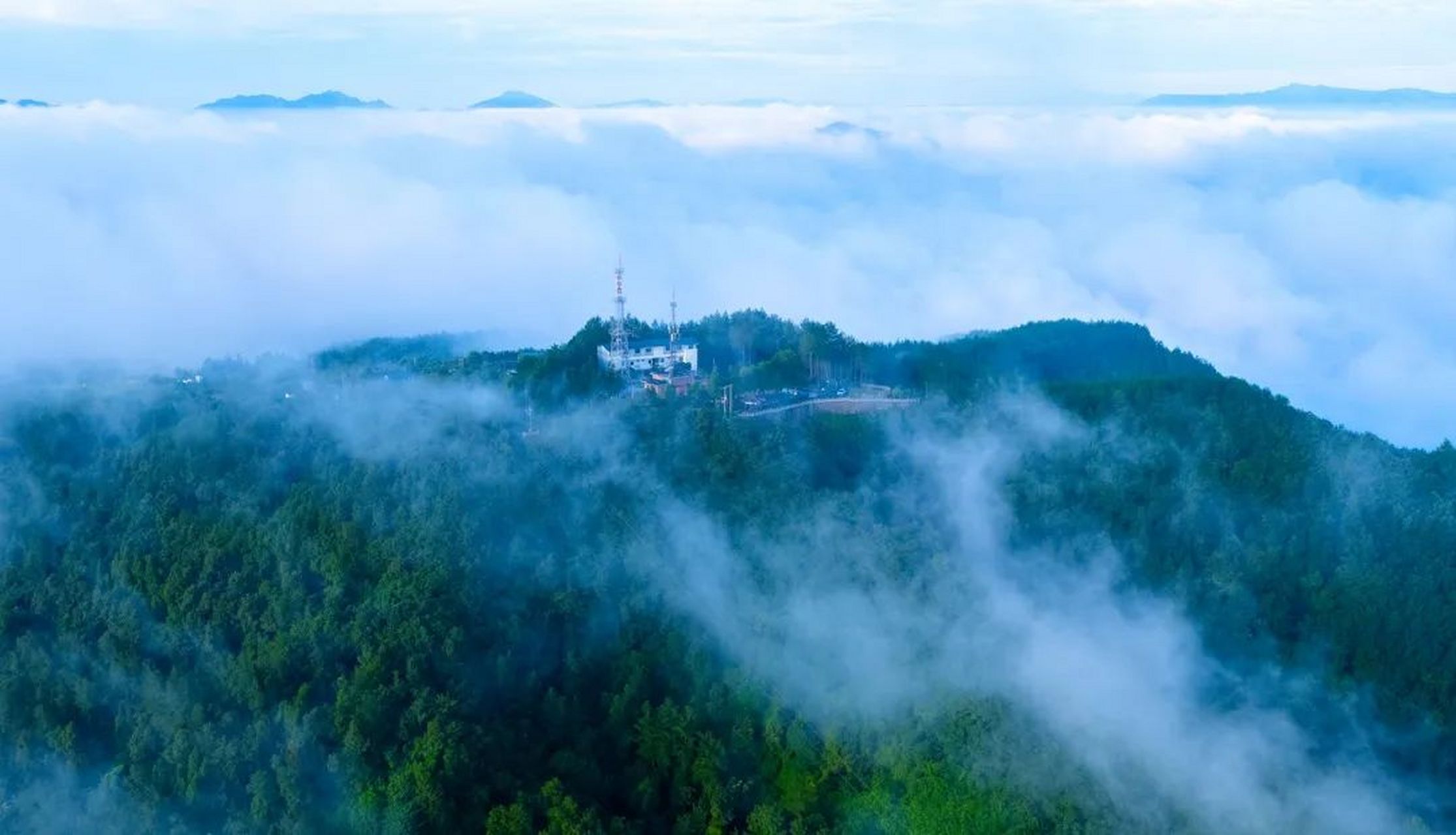 97广元旺苍南阳山景区,以"缤纷世界·花果南阳"为主题,是一处集观景