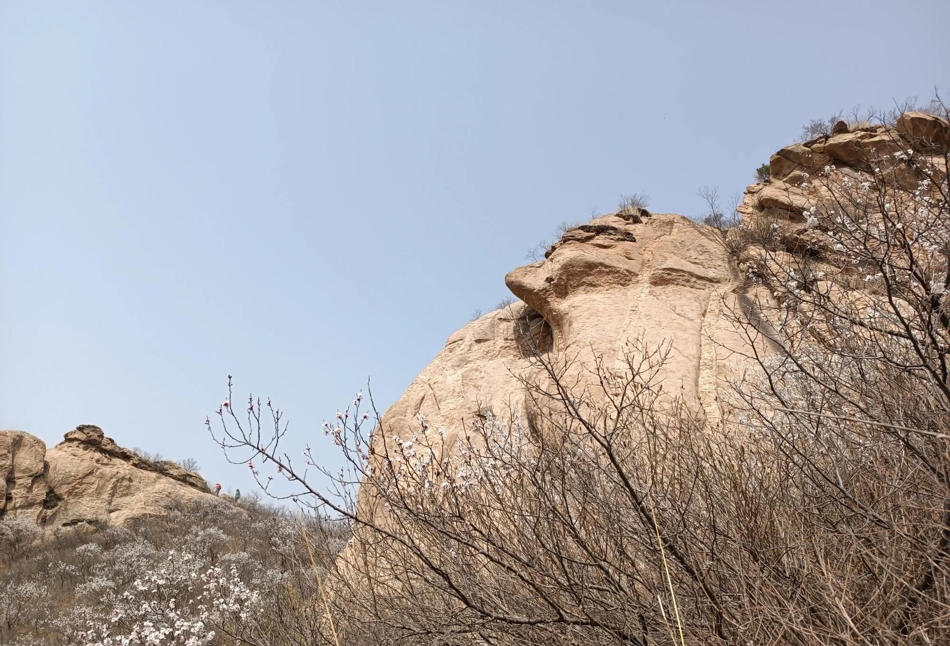 周末辽宁省北镇市的医巫闾山,这里位于医巫闾山风景区的正南方,属于