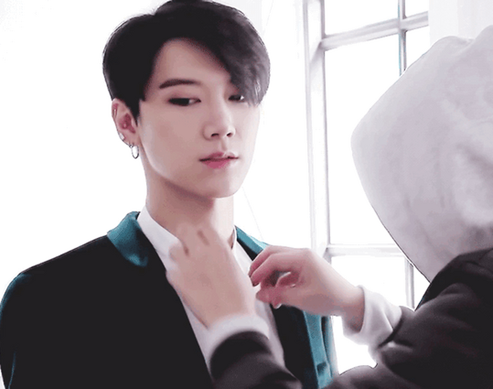 李永钦在舞蹈节目《hit the stage》中,用独特的乐器伴奏,近乎完美的