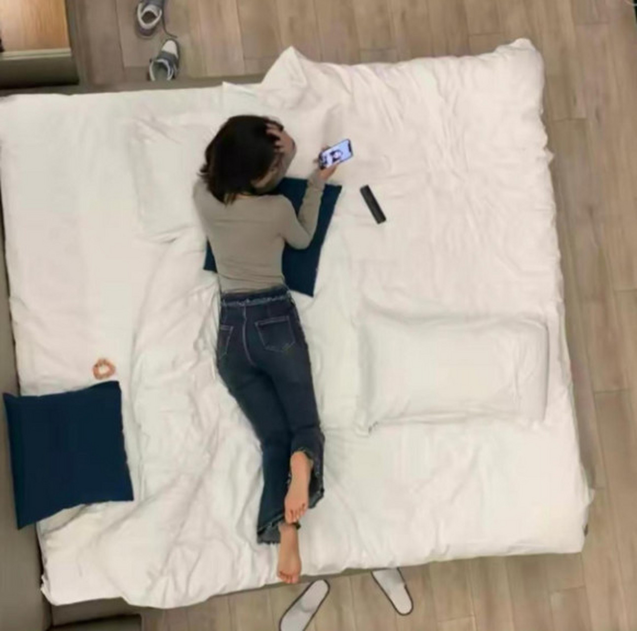 女友出差发朋友圈的图,这个视角怎么拍的?