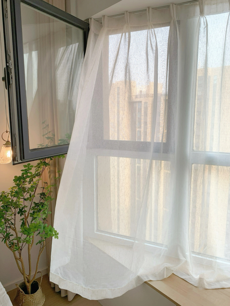 100  搞定内开窗窗帘,超薄轨道,快来抄作业 相信很多姐妹都会遇到我
