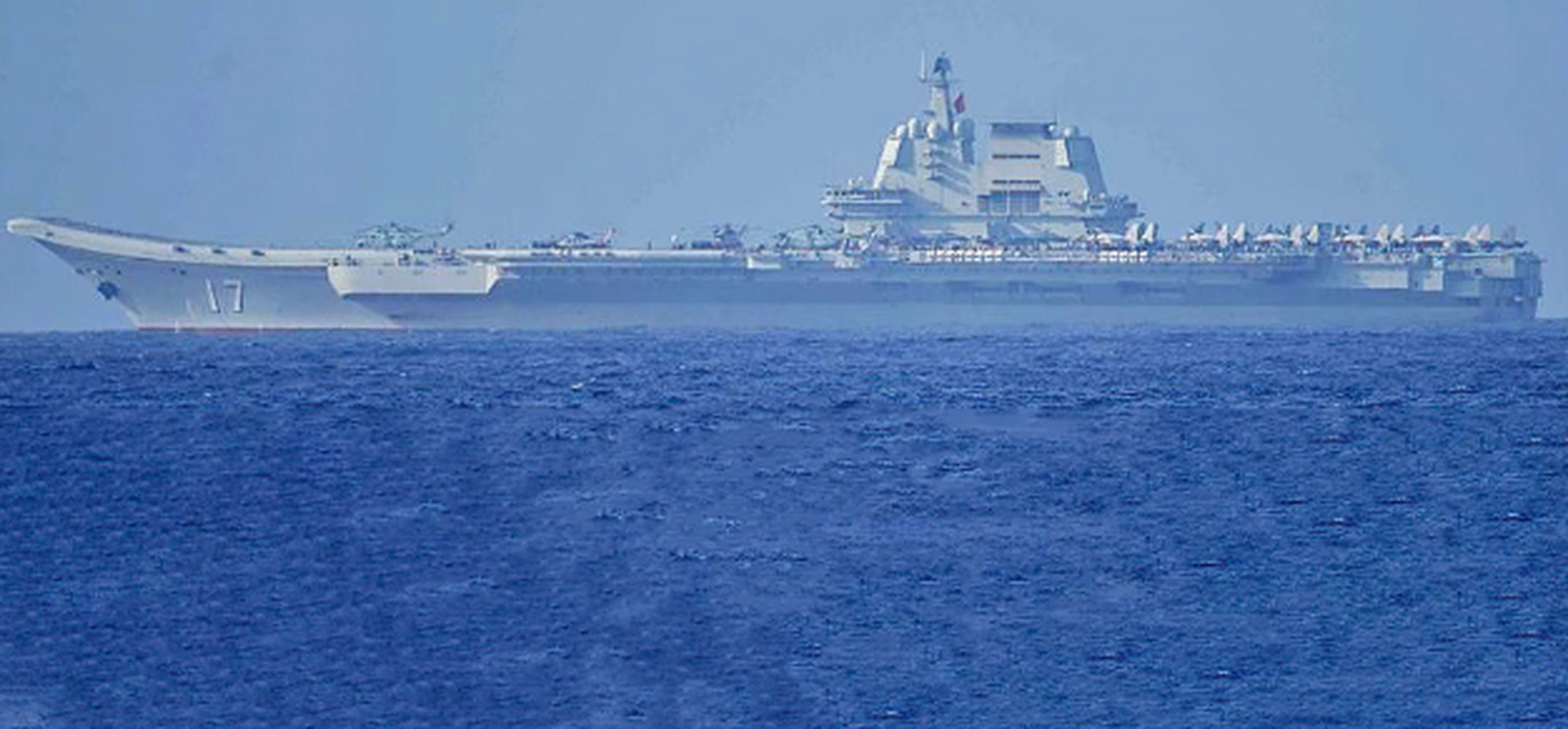 山东舰战巡太平洋,美军不淡定,末日核战机升空,解放军战术奏效!