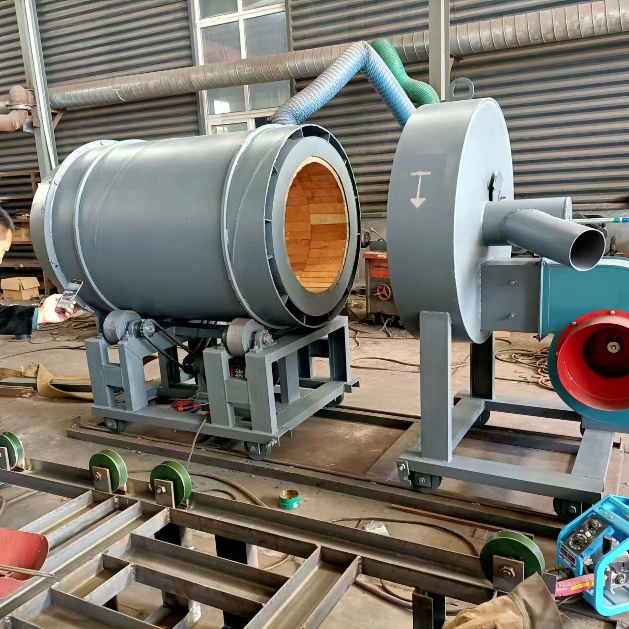 新型煤粉燃烧器的介绍: #科星磨煤喷煤粉燃烧机#  燃烧器是煤粉锅炉的