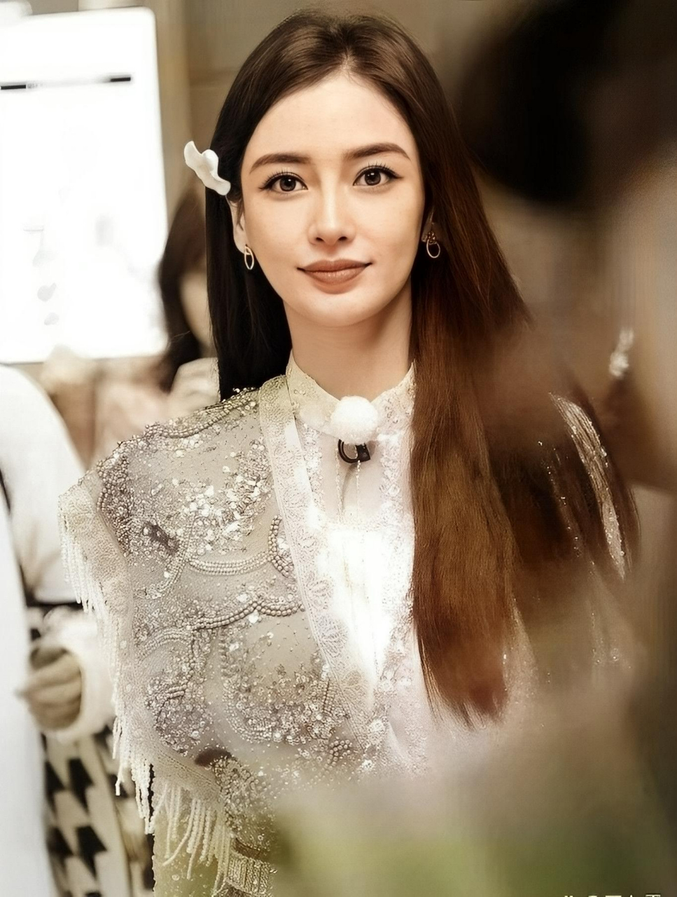 杨颖的跑男妆看起来很泰国,大气