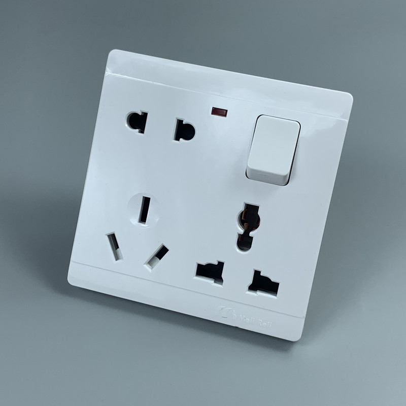 插座不够用怎么解决? (1)床.@装修深耕的动态