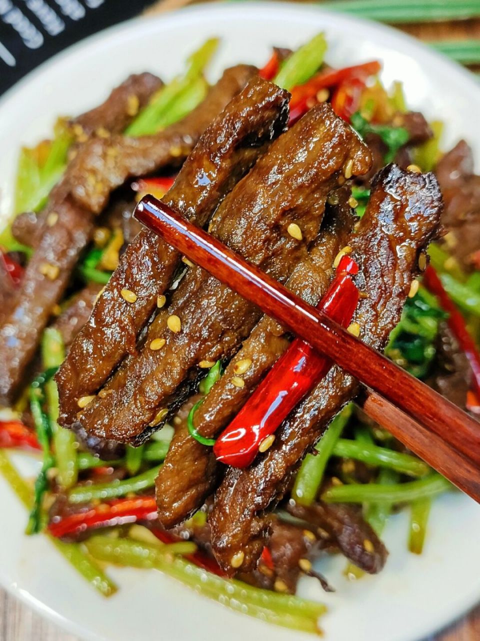 干煸牛肉条太好吃了,麻辣鲜香巨下饭 牛肉这么做太绝了,麻辣鲜香,越嚼