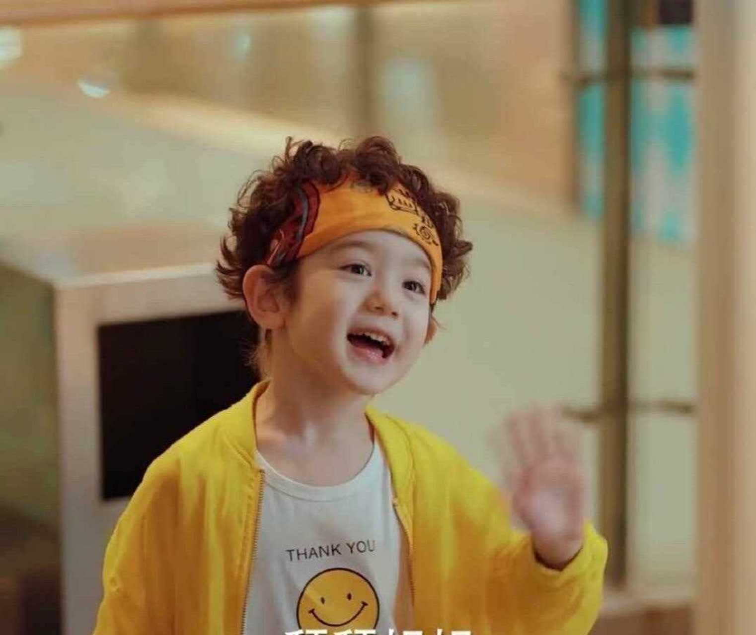 颜控对炸克婶(jackson周嘉诚)是没有任何抵抗力的,毕竟是被易烊千玺