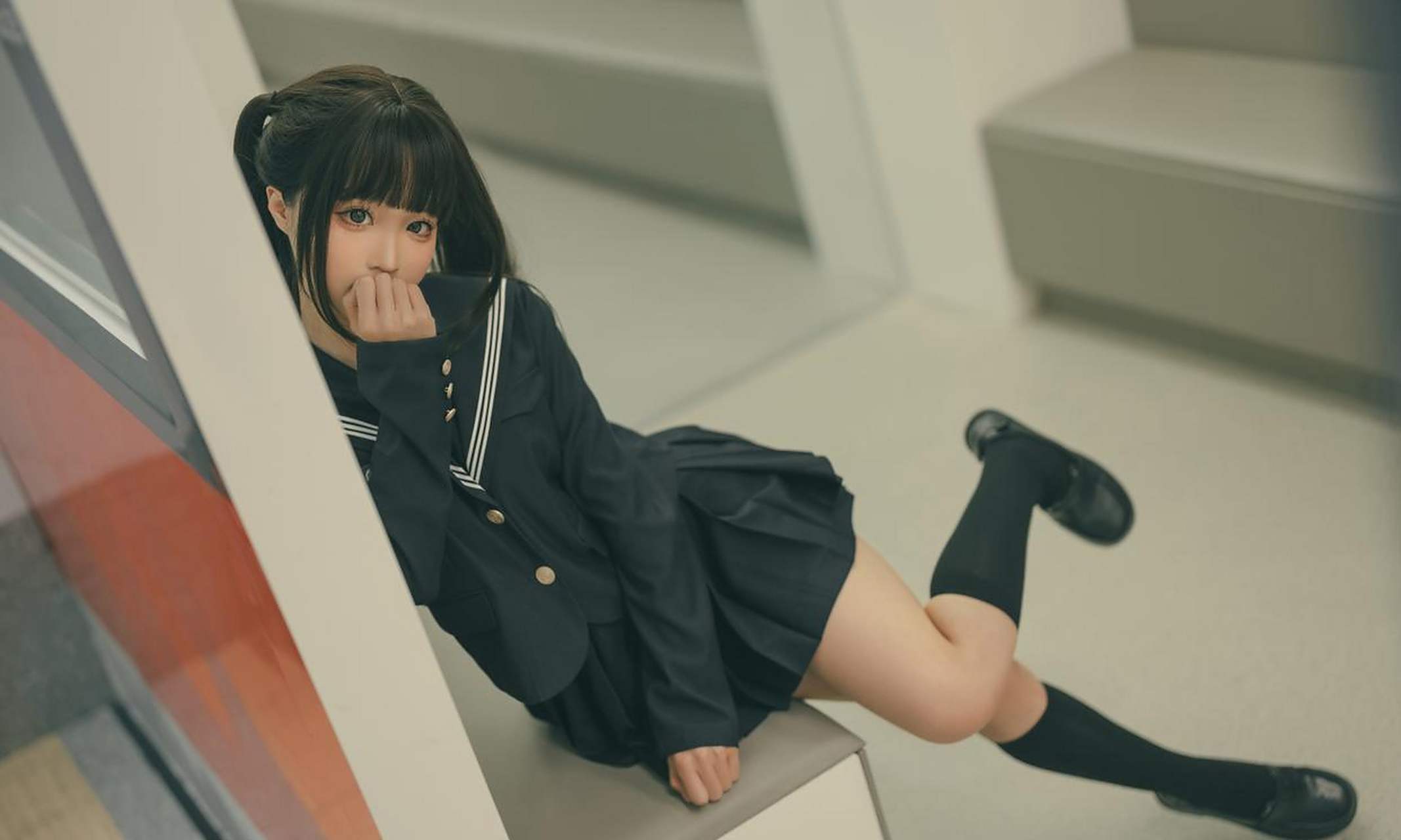 地铁上的jk制服小姐姐