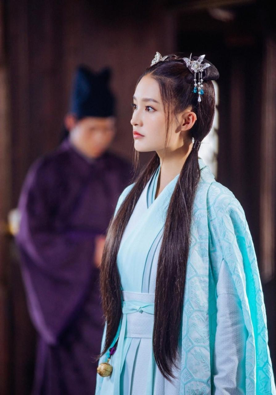 《狼殿下》李沁剧照,雪肌红唇,双马尾造型俏皮可爱,少女感十足